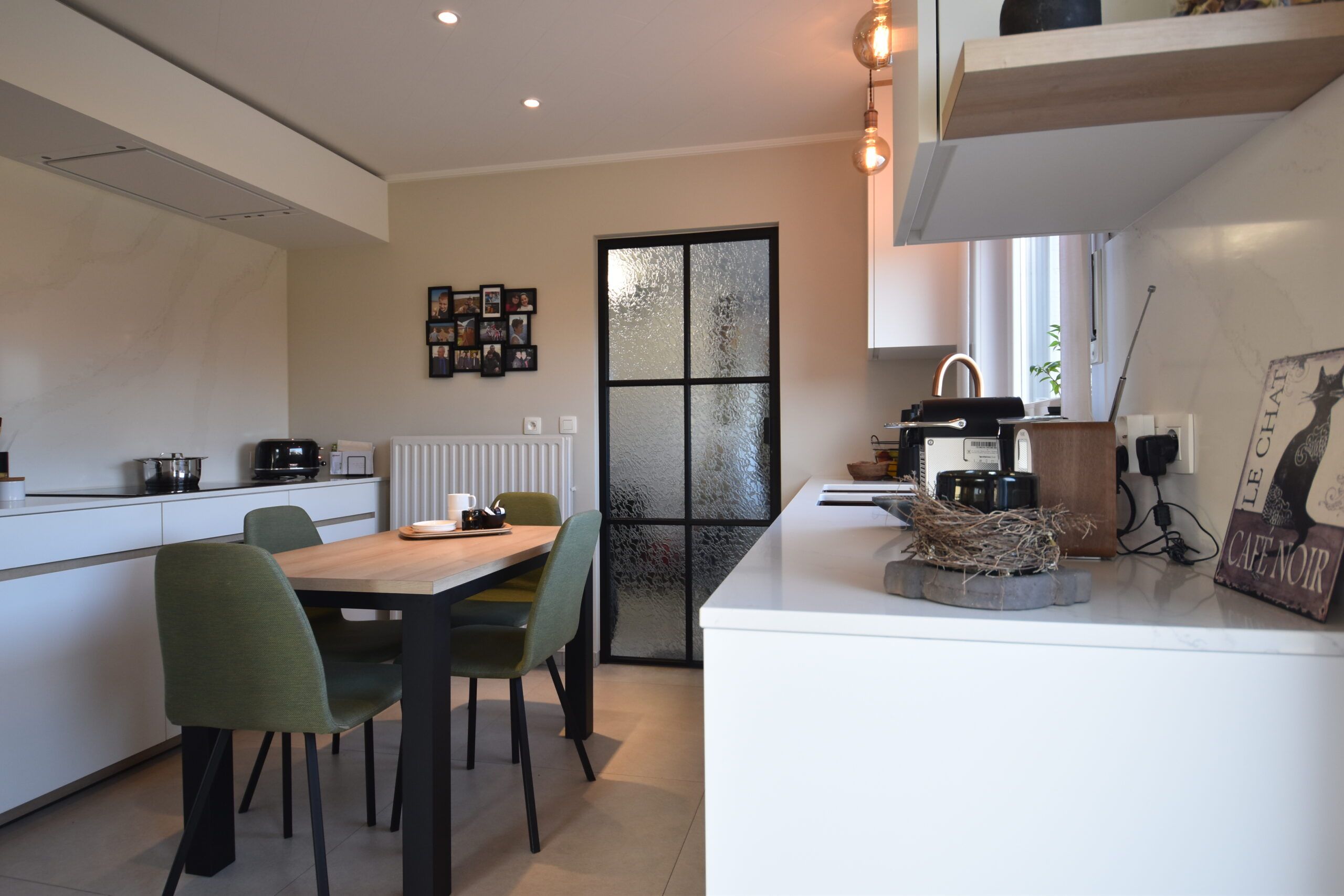 Gerenoveerde halfopen bebouwing met 3 slaapkamers in Sinaai foto 4