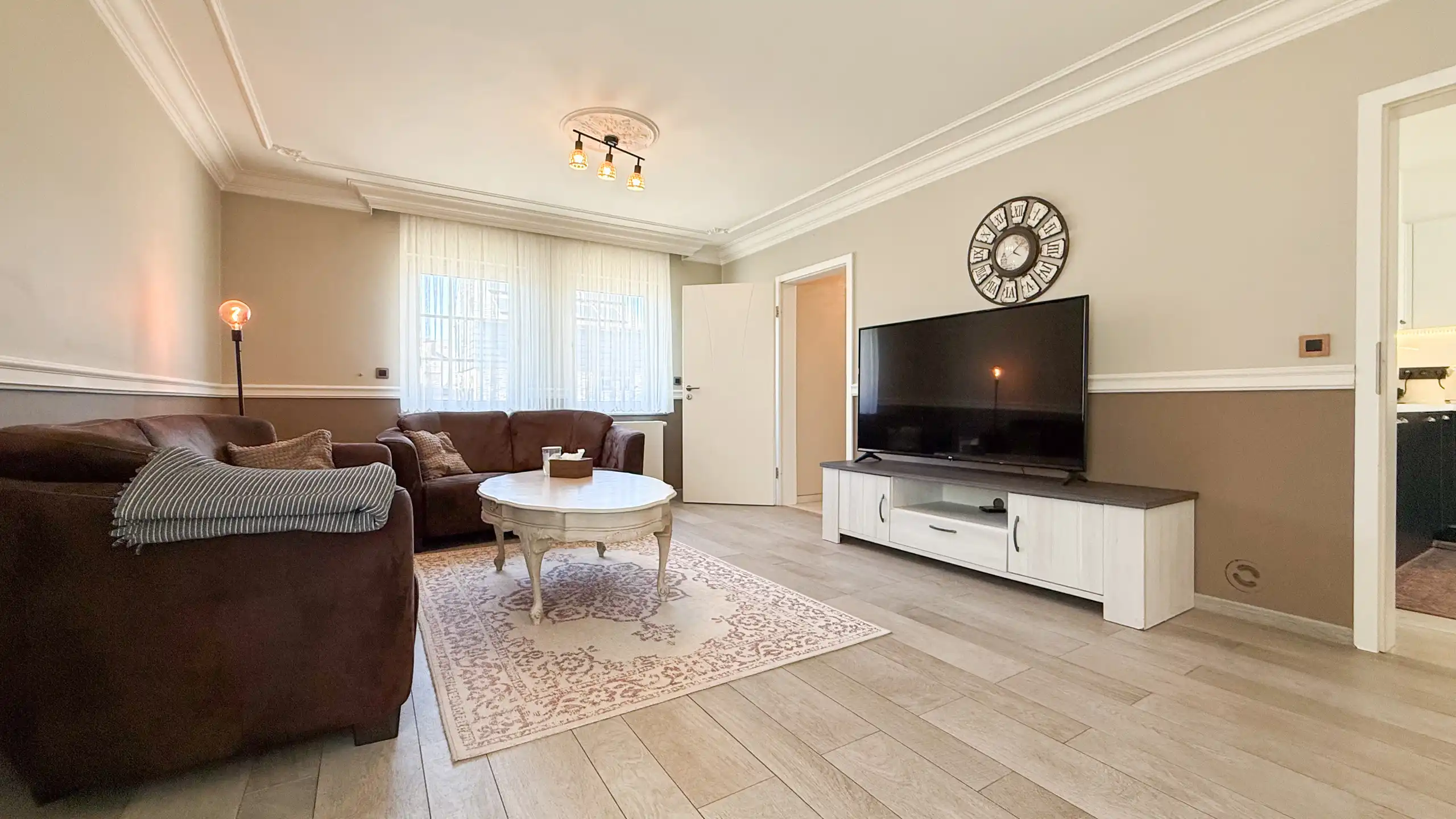 Instapklare gezinswoning met 3 slpk op toplocatie in HH! foto 4