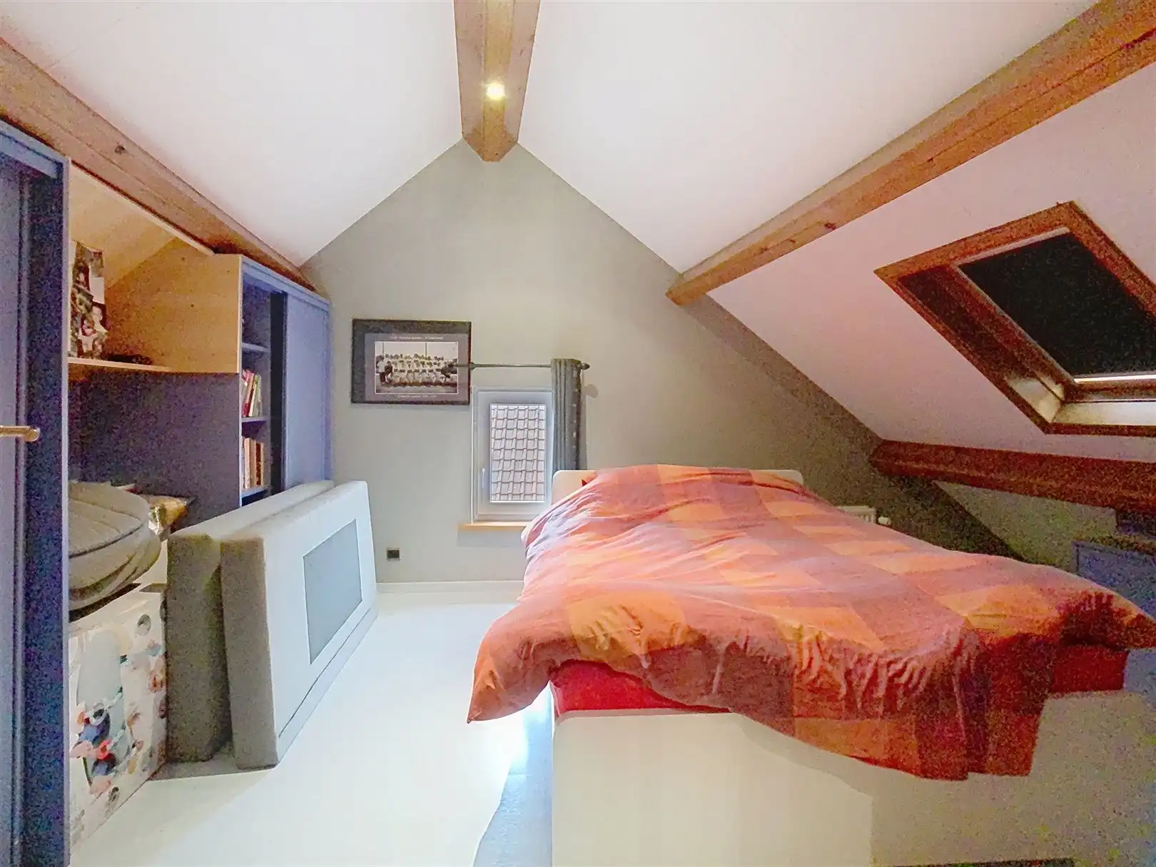 Gebouw met ruim 4 slaapkamer appartement en gelijkvloerse handelszaak foto 30