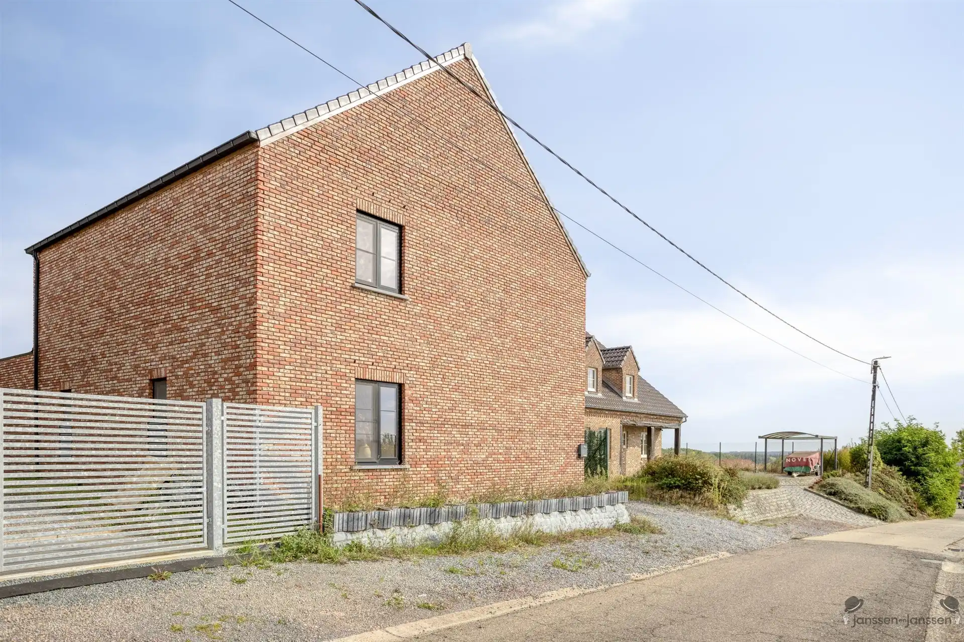 Gerenoveerde energiezuinige woning in het landelijke Budingen foto 2