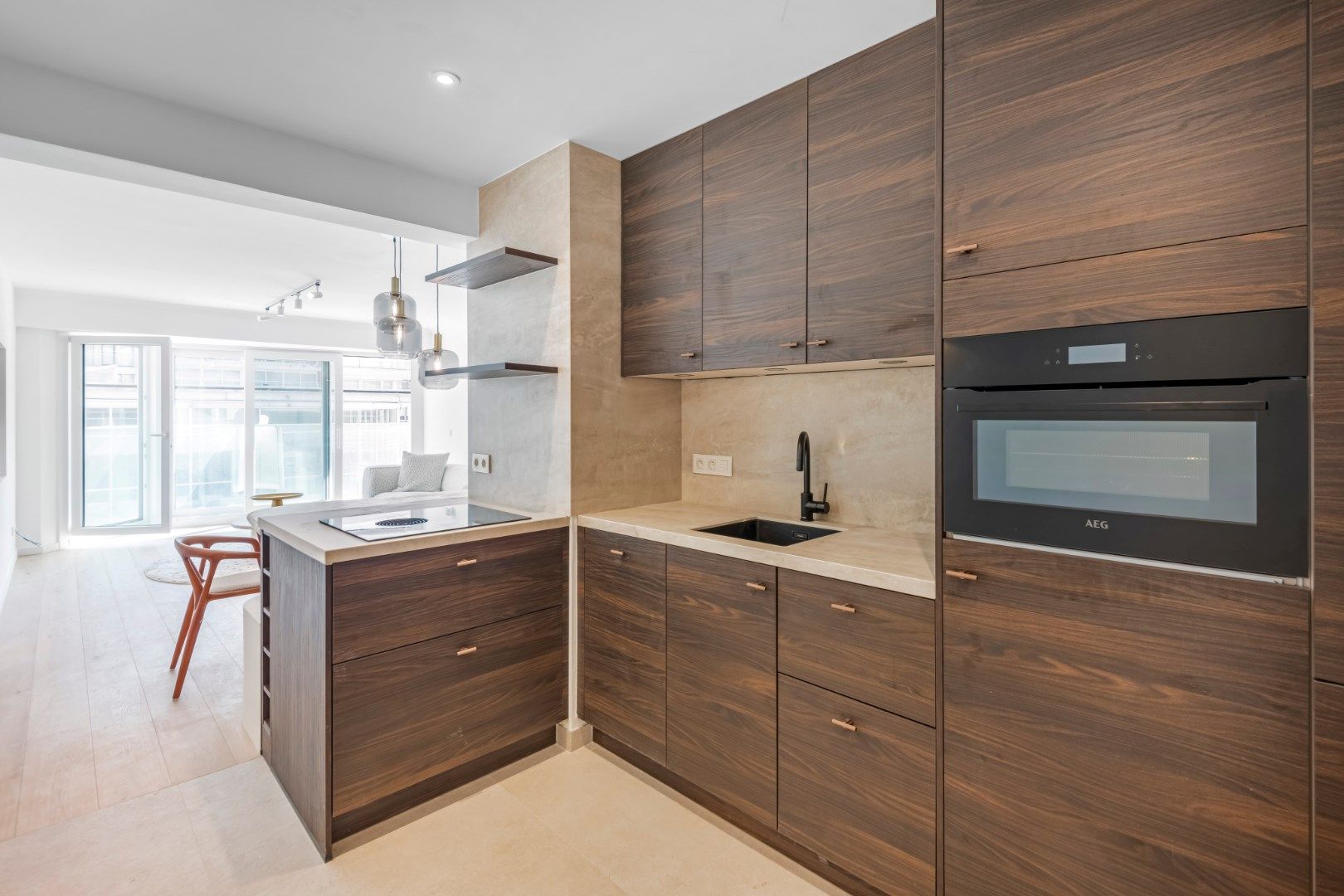 Zonnig, instapklaar appartement met prachtig zeezicht, gelegen op het Lichttorenplein. foto 9