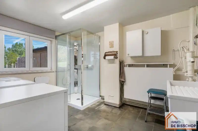 Karaktervolle woning met 3 slaapkamers, grote tuin en garage foto 13