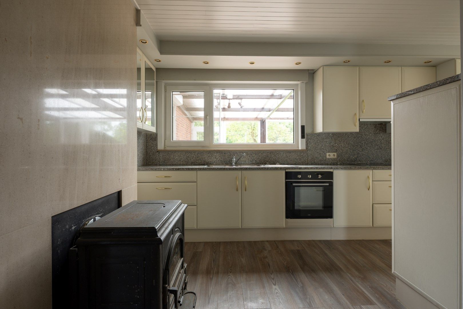 Ruime woning met vrij zicht te koop! foto 10
