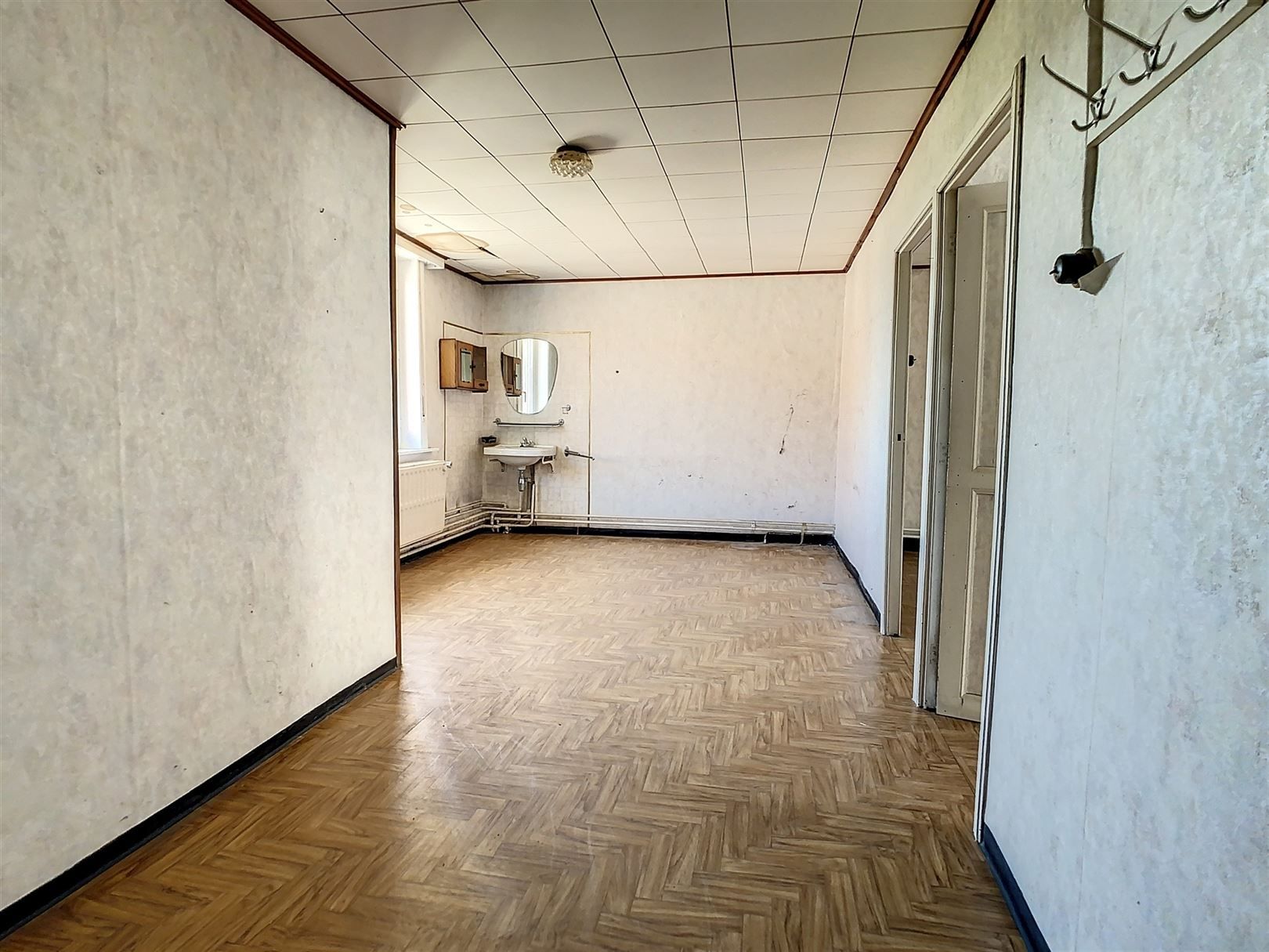 Karaktervolle vrijstaande woning, te renoveren, grote schuur, opp 15a 37ca foto 20