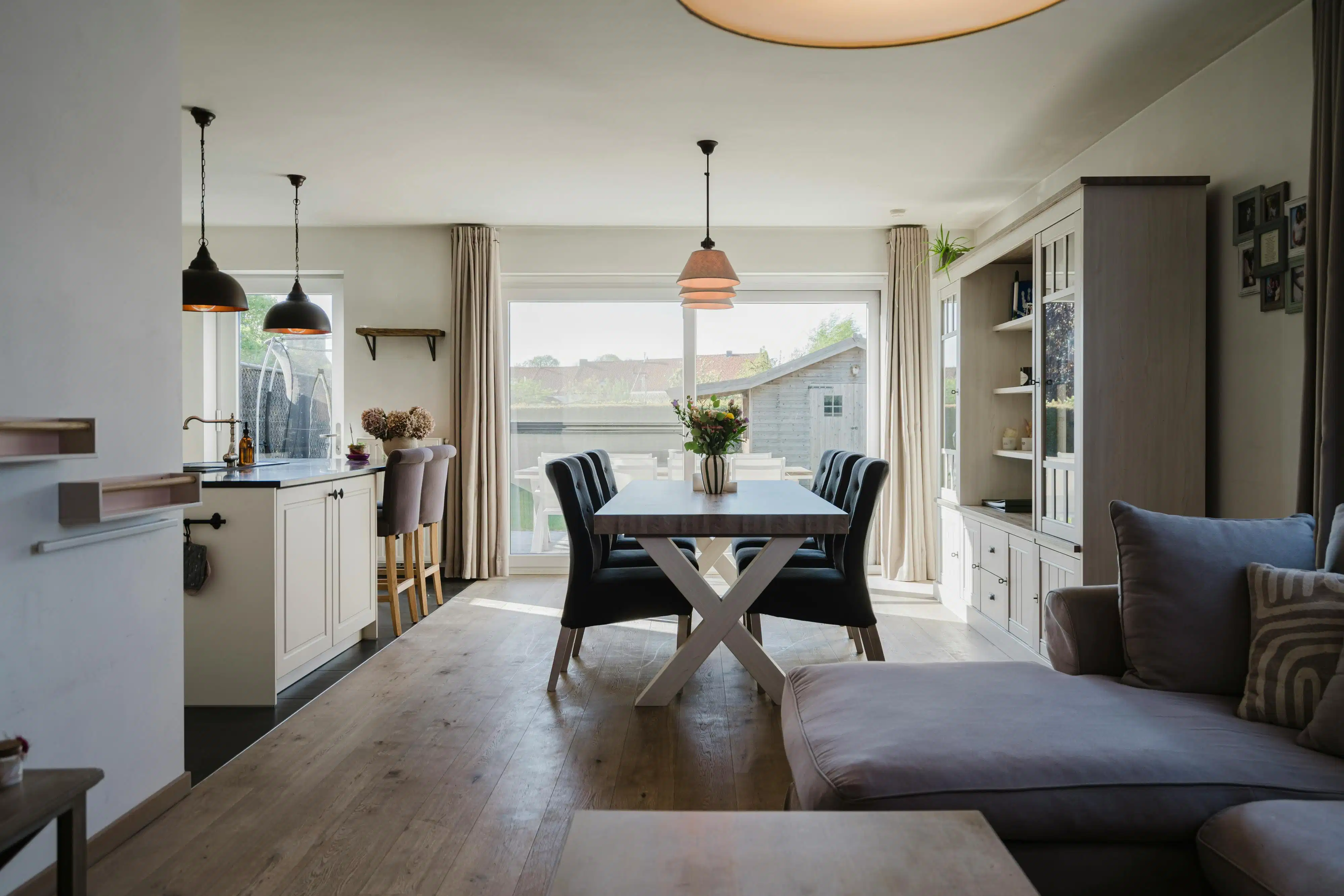 Recente halfopen hoekwoning met 3 slaapkamers in Rollegem foto 3