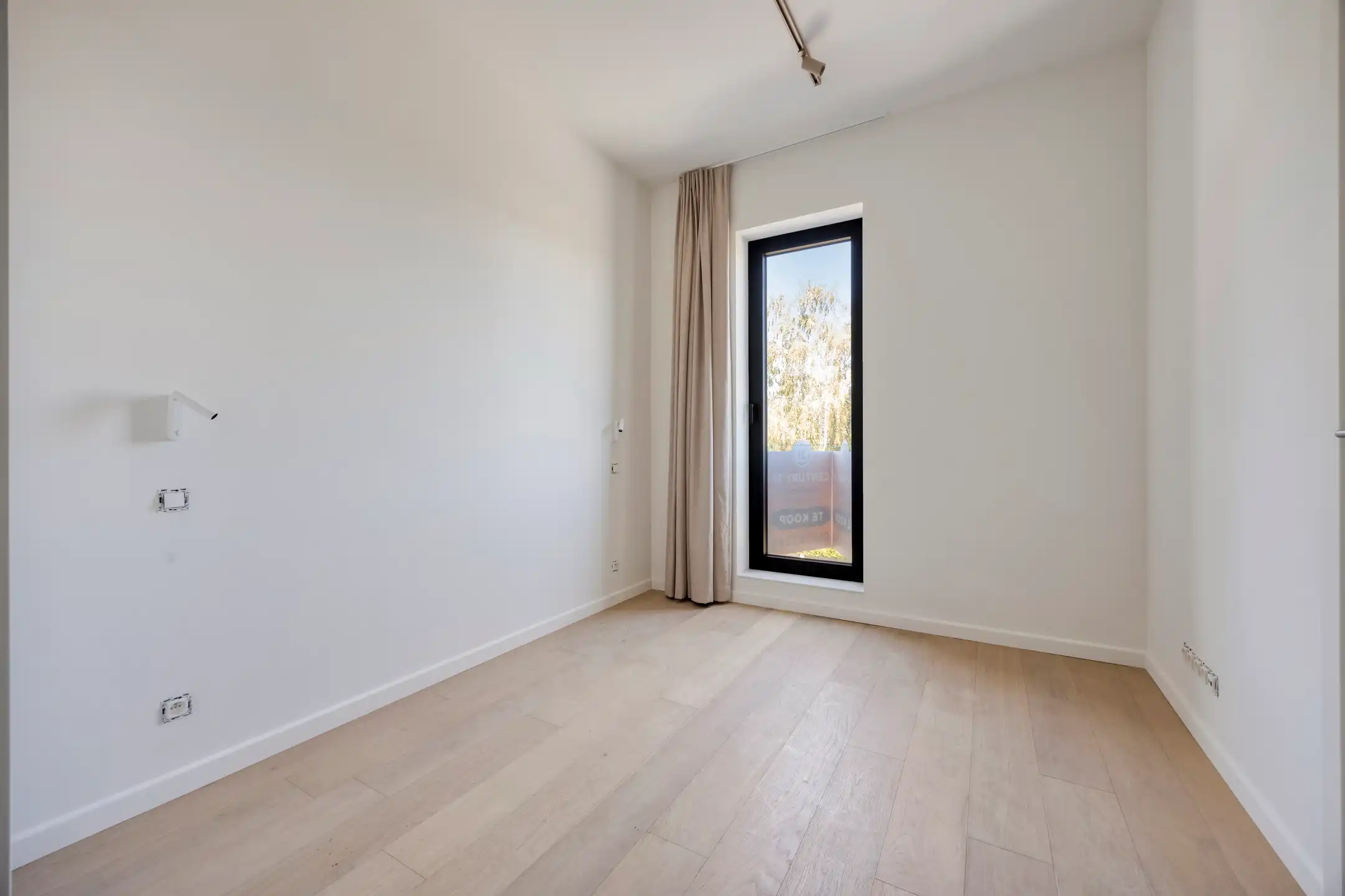 Luxueus afgewerkt gelijkvloersappartement met 3 slaapkamers foto 4