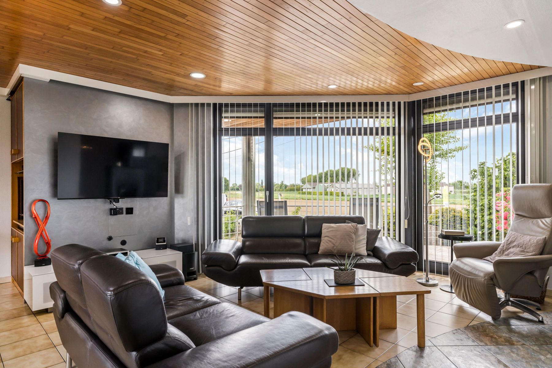 Open bebouwing met 360° landelijk zicht en 2 garages foto 13