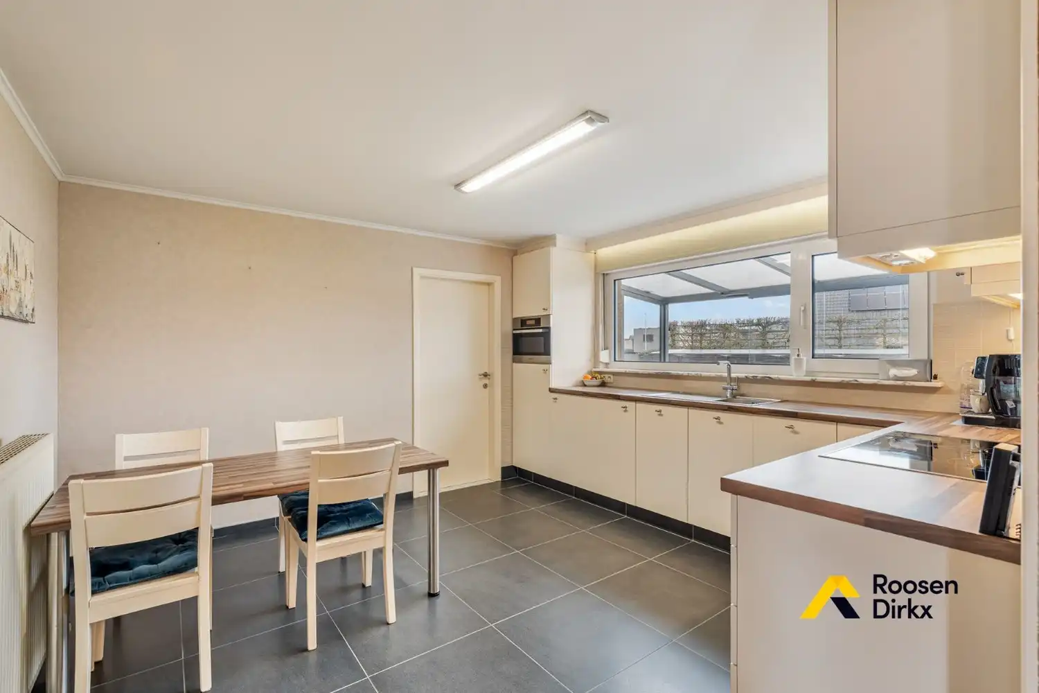 Degelijke, perfect onderhouden woning op 9 are, op fietsafstand van het centrum! foto 11