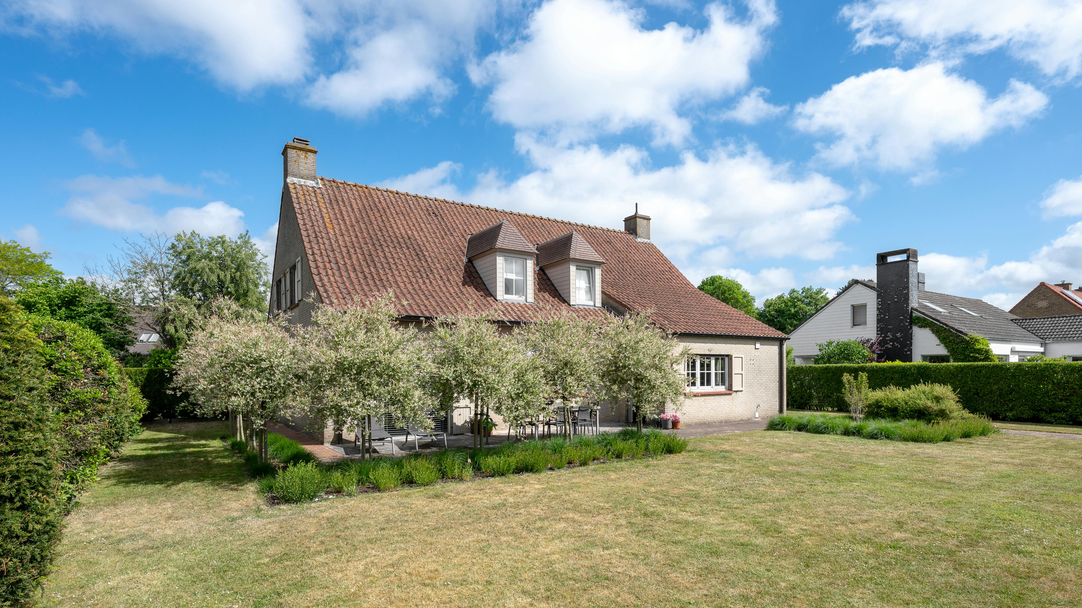 Villa op perceel van 916m² te koop in Knokke-Heist foto 3