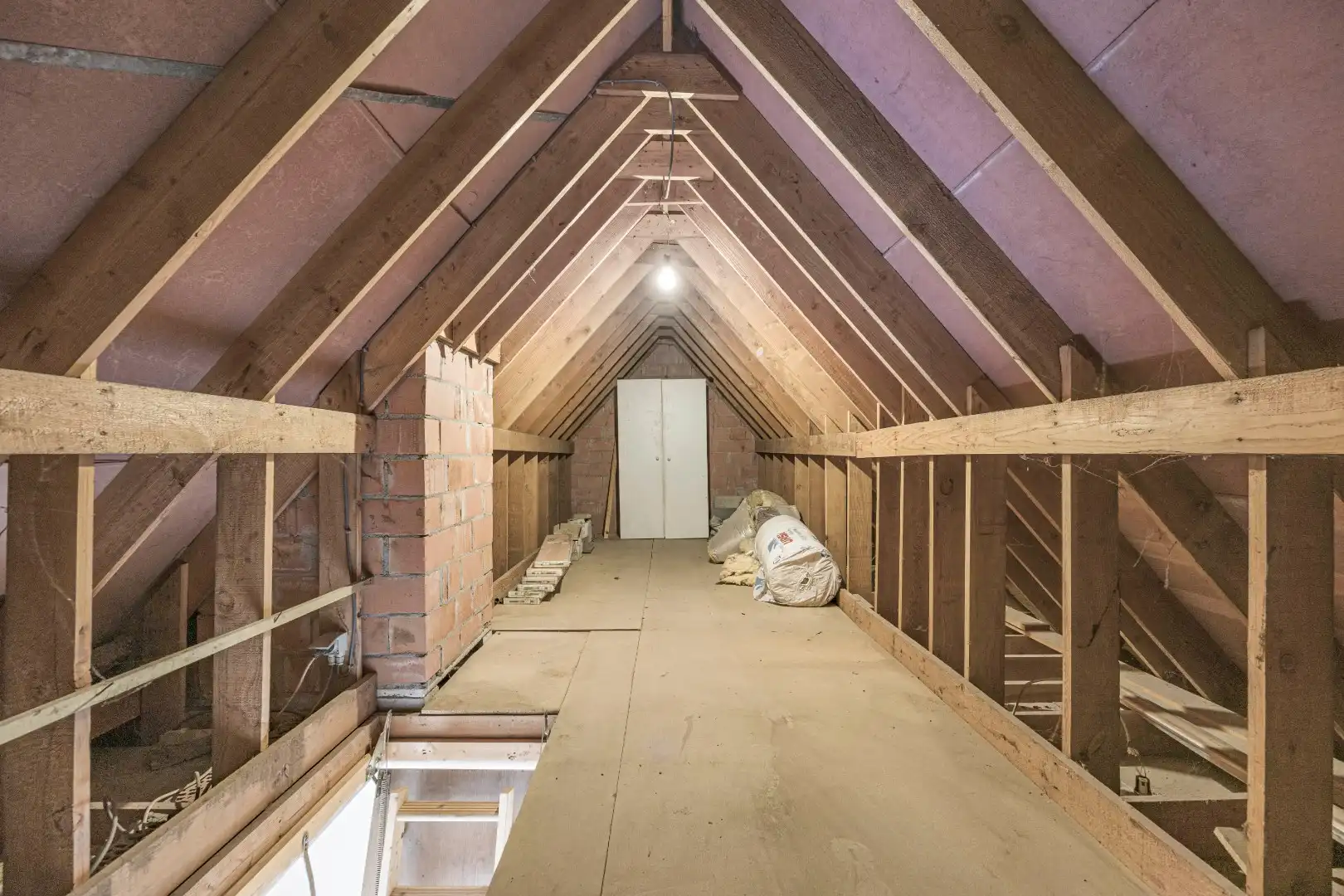 Mooie eigendom op 446 m² met goede locatie - 3 slaapkamers, garage, tuin foto 23