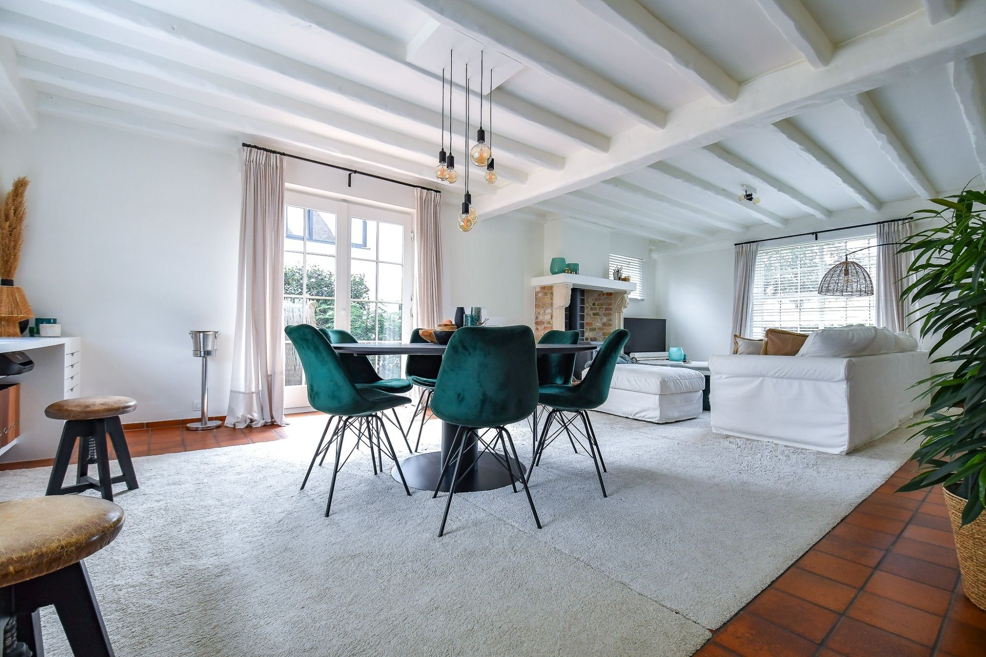IN EEN GROENE OMGEVING GELEGEN CHARMANTE VILLA met GARAGE & TUIN foto 7