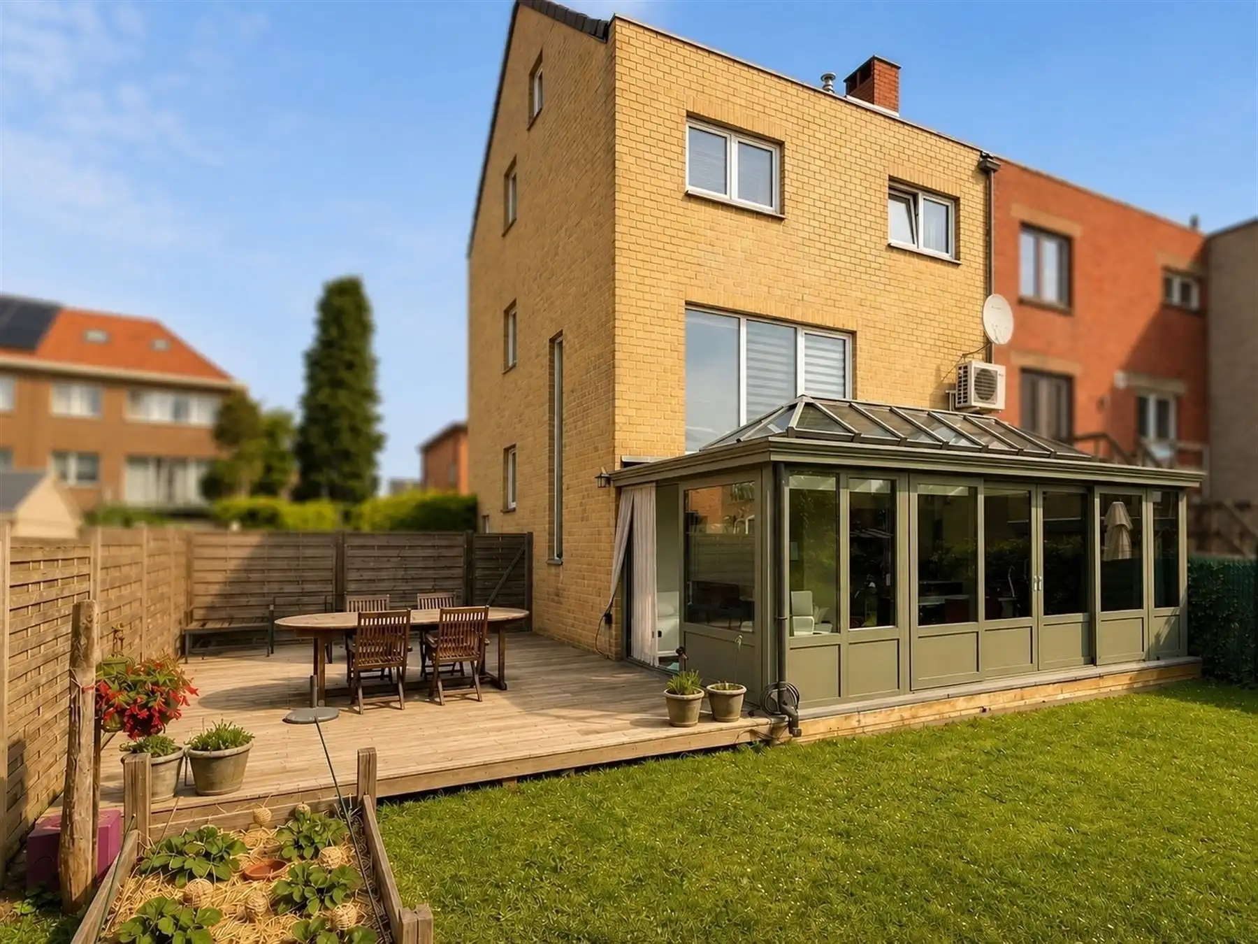 ENERGIEZUINIG 3-GEVEL MET ZUID GELEGEN TUIN foto 12