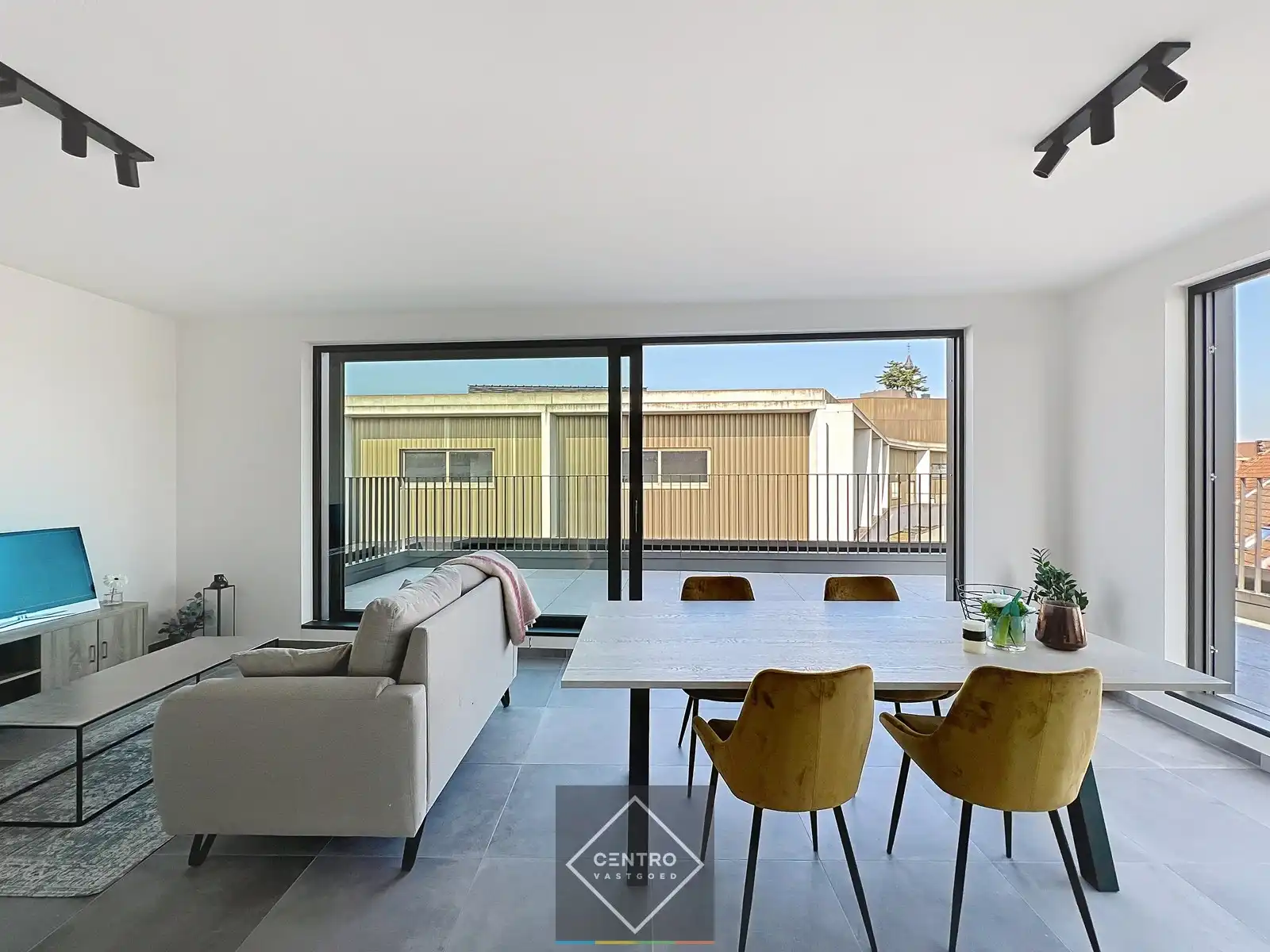 Penthouse (100m²) met RUIME terrassen (33m²) in kleinschalig project pal in het CENTRUM van Kortrijk ! Aankoop aan 6% BTW  mogelijk! foto 5