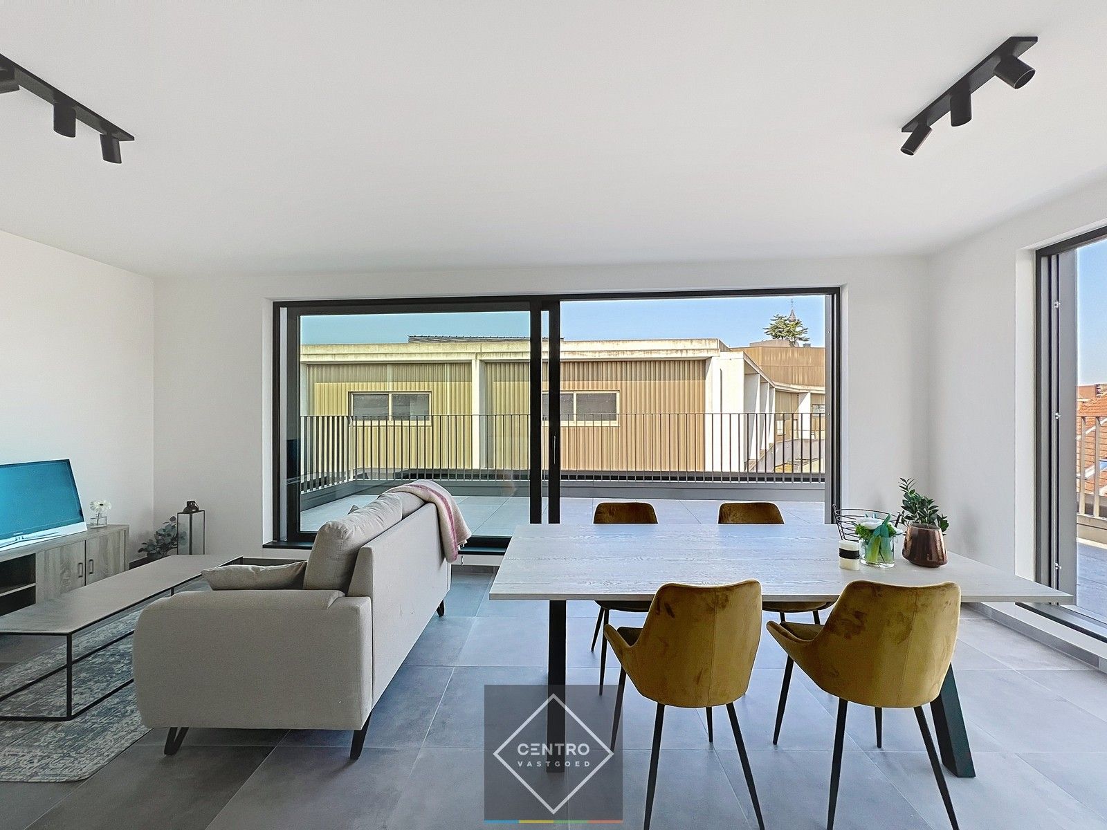 Penthouse (100m²) met RUIME terrassen (33m²) in kleinschalig project pal in het CENTRUM van Kortrijk ! Aankoop aan 6% BTW  mogelijk! foto 5