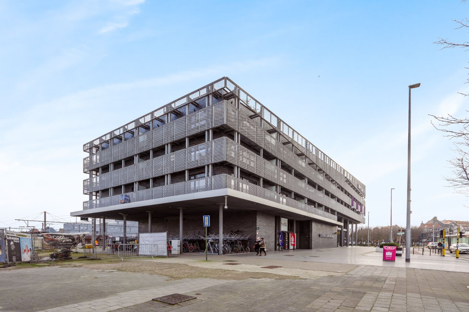 Instapklare, gemeubelde studio met zonnig terras op wandelafstand van het strand foto 14