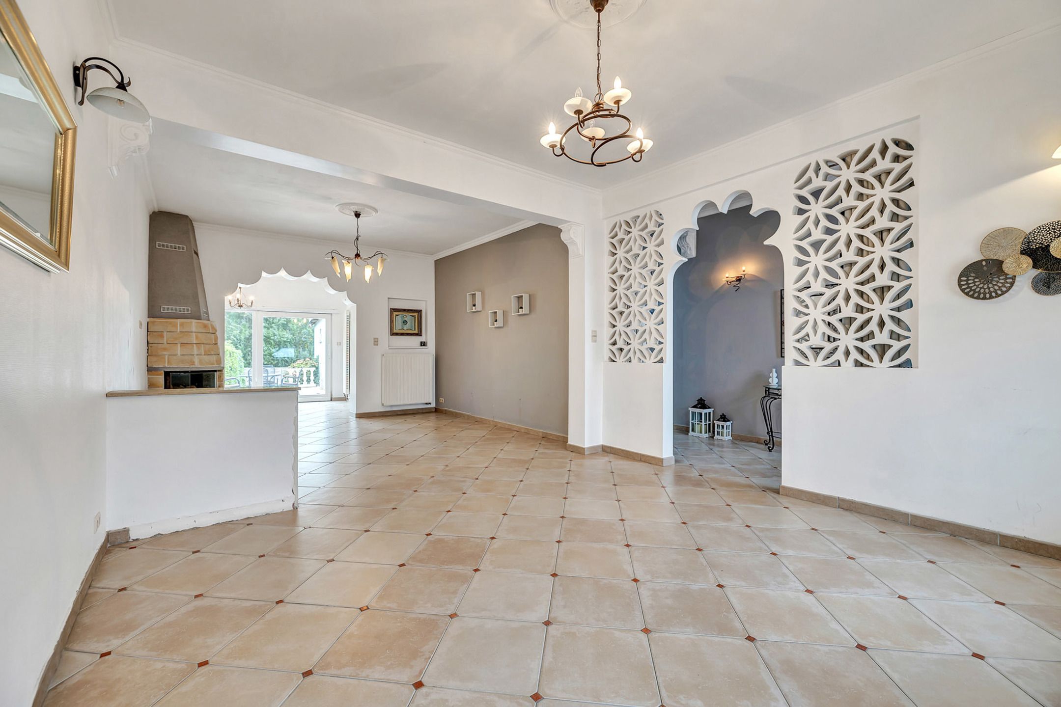 Rustieke woning op strategische ligging foto 3