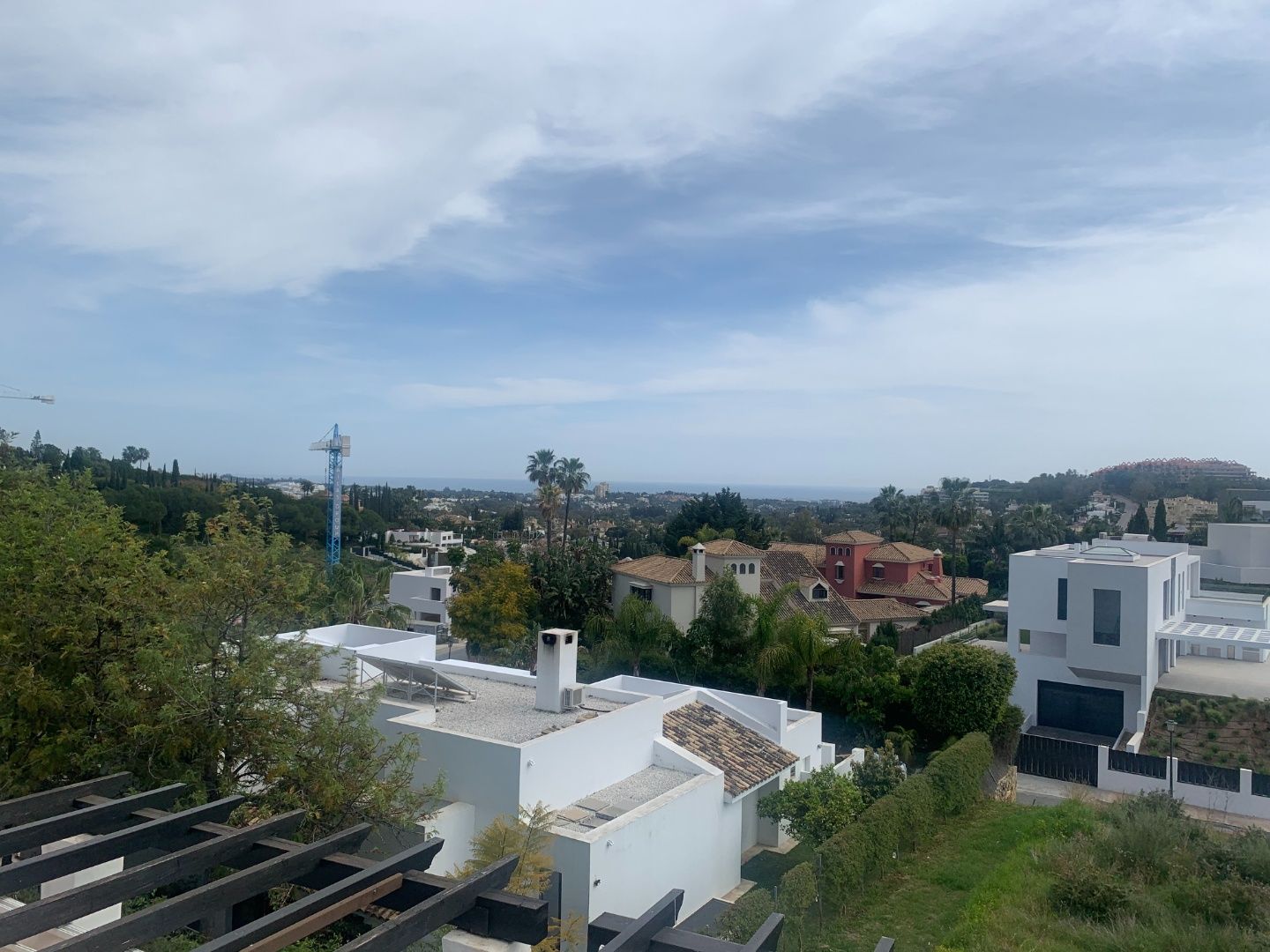 Gezellige duplex met zicht over de Nueva Andalucia vallei naar de Middellandse zee. foto 26