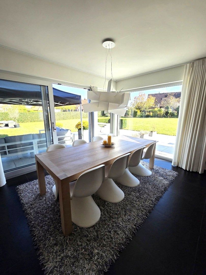 Schitterende villa op 17are 30ca, gelegen op bijna het einde van deze schitterende woonwijk. foto 7