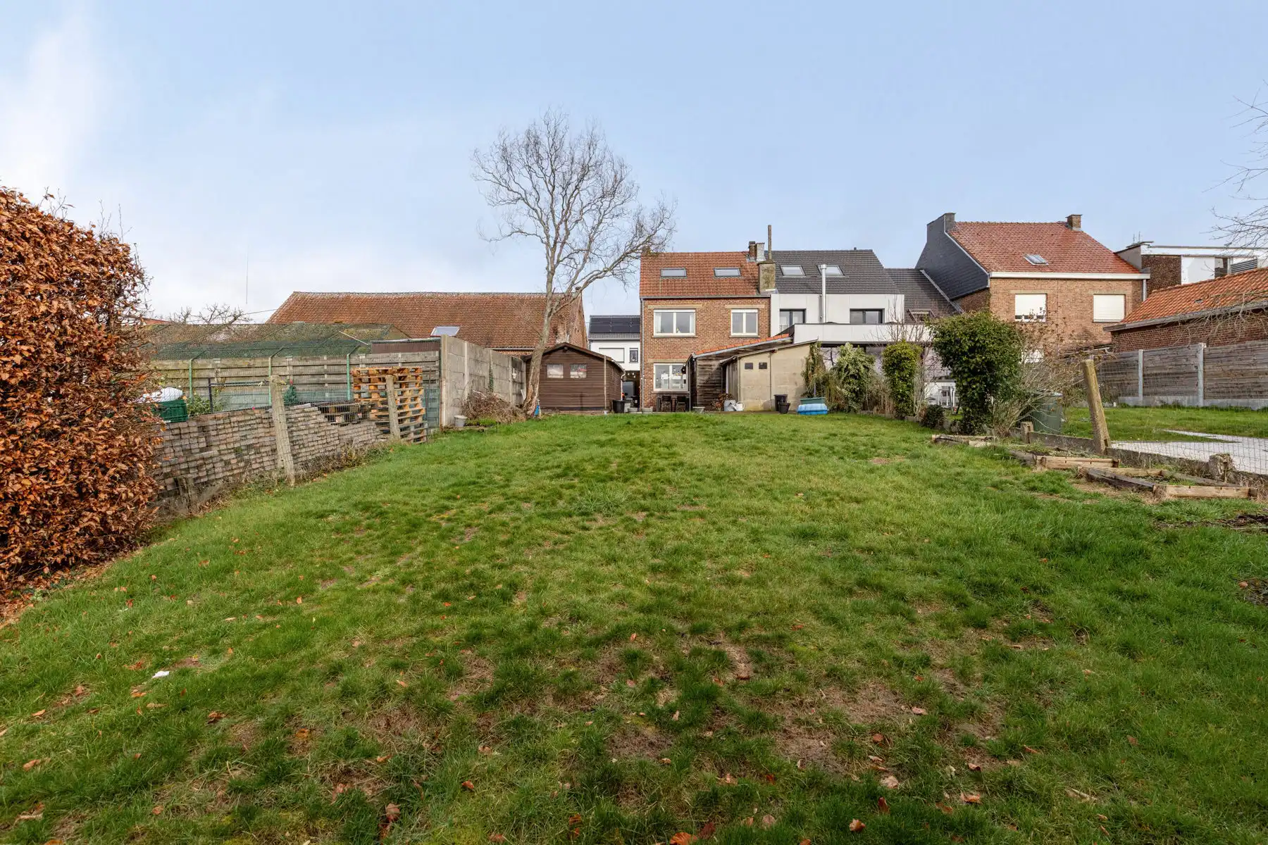 Instapklare woning met 3 slaapkamers en ruime tuin foto 18