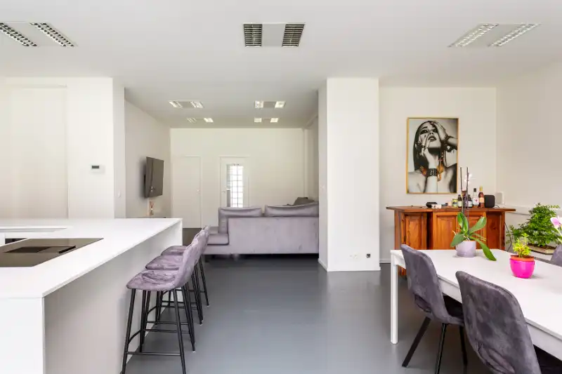 Ruime gerenoveerde woning in hartje Essen foto 4