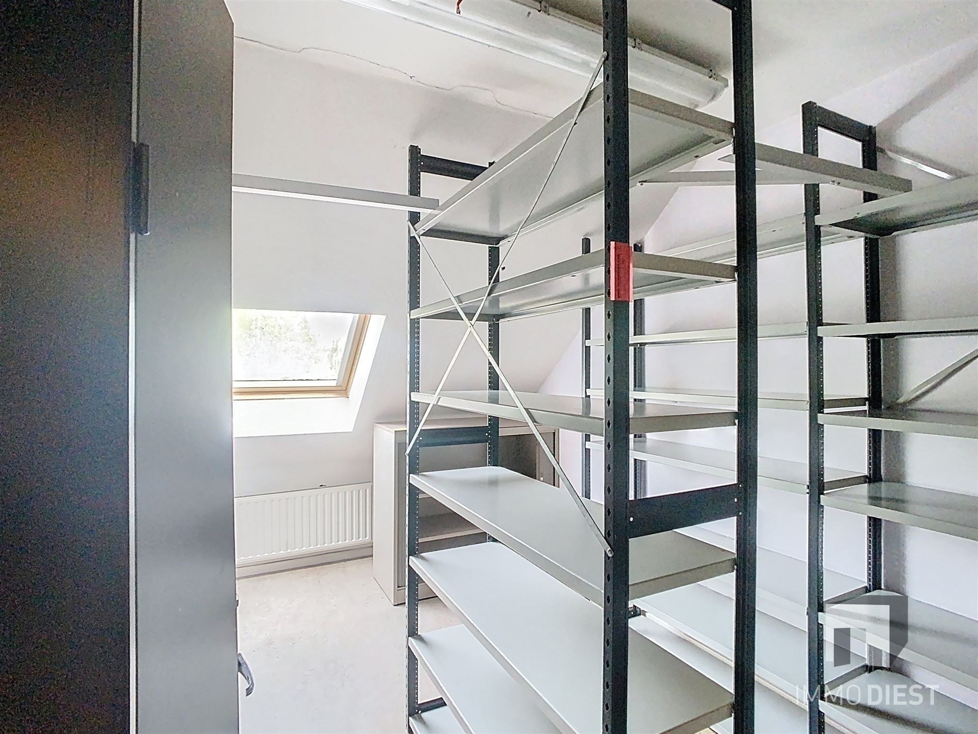 Kantoorgebouw met mogelijkheden foto 25