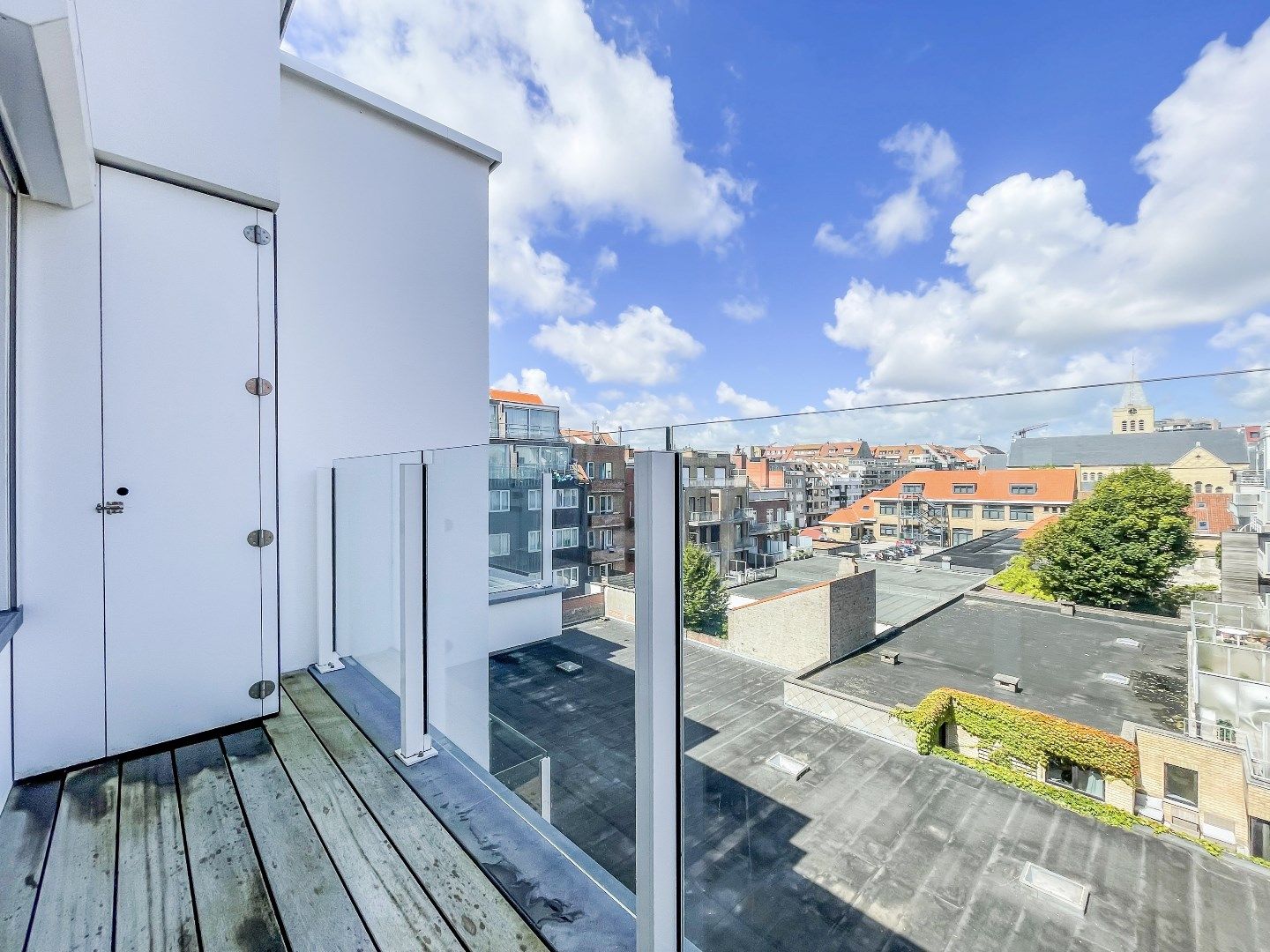 Zeer goed gelegen penthouse met zonneterrassen vlakbij de winkels van de Dumortierlaan en de Lippenslaan. Mogelijkheid tot aankoop parking. foto 11