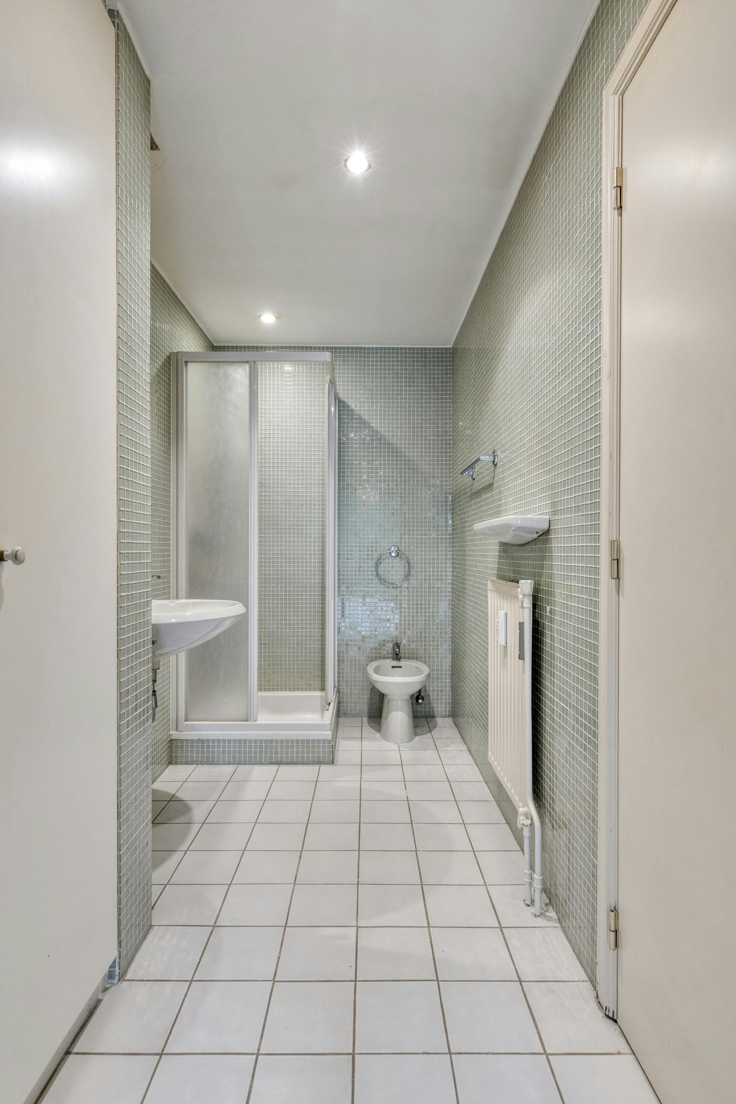 Appartement met twee slaapkamers en terras te koop in Antwerpen foto 9