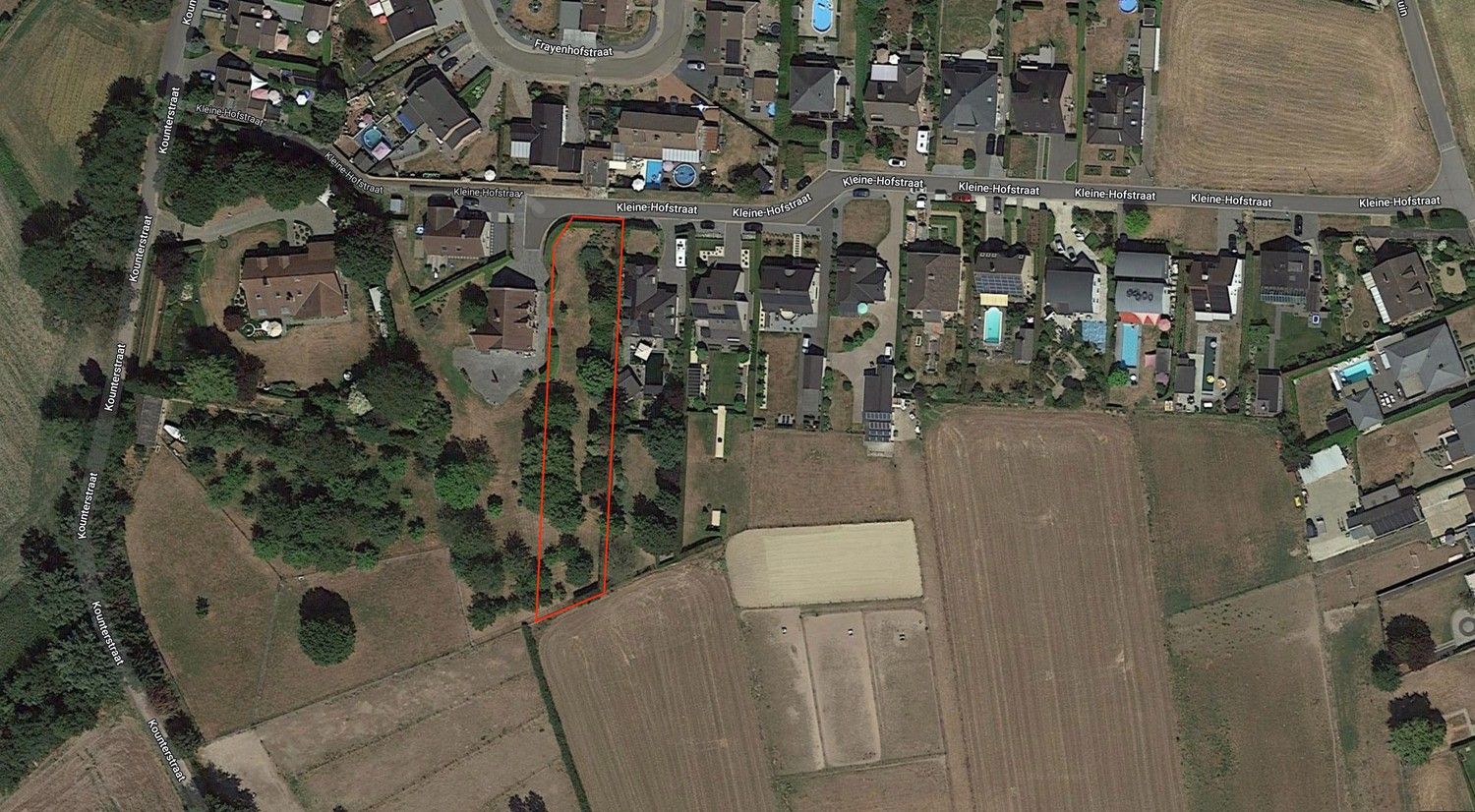 Schitterende bouwkavel van 17a 49ca (1.749 m²), rustig en landelijk gelegen te Lanaken foto {{pictureIndex}}