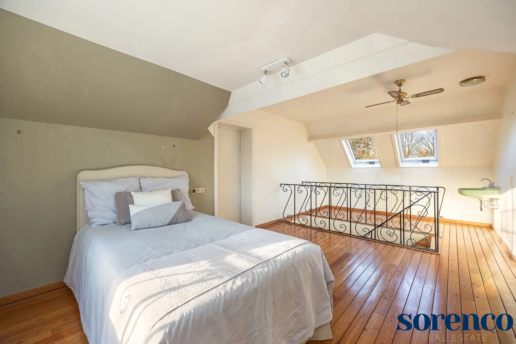 Charmante villa met zwembad op een mooi perceel  foto 32