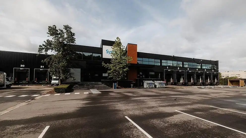 Magazijn met kantoren te huur op logistieke site te Bornem foto 20