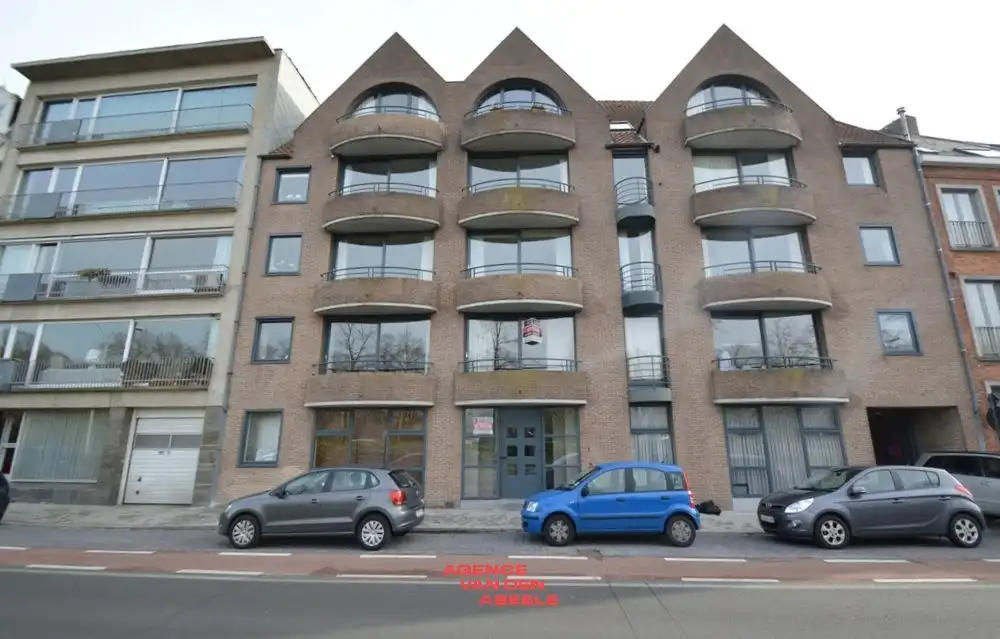 Autostandplaats aan ring van Brugge foto 4