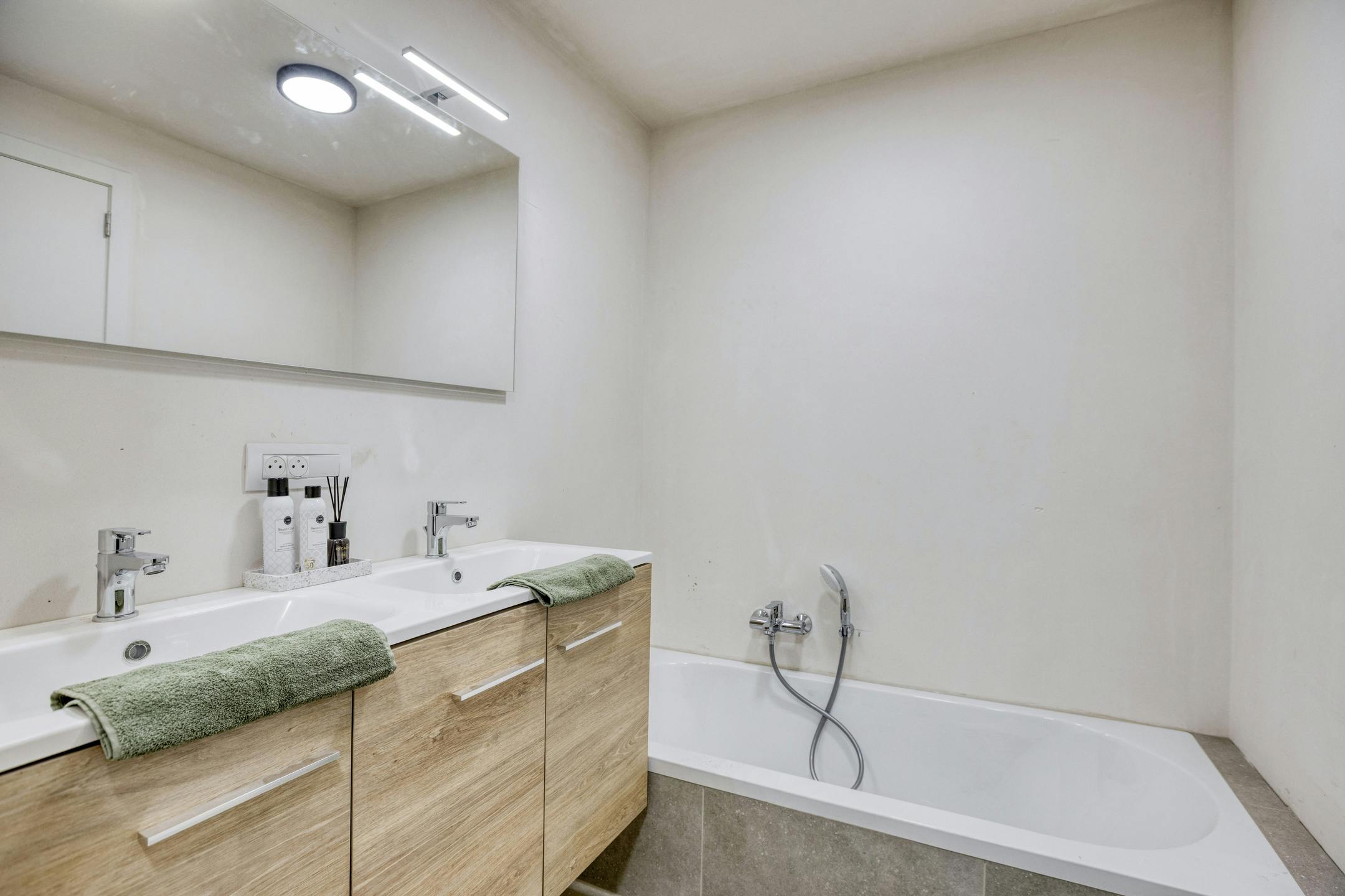 Appartement met 2 slaapkamers te koop in Veurne foto 12