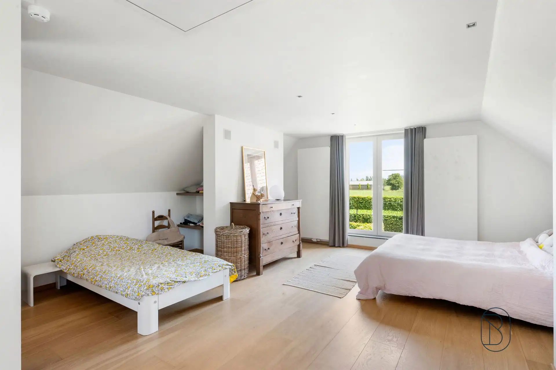 Landhuis + bijgebouw, met zwembad en privacy op 5.329 m². foto 24