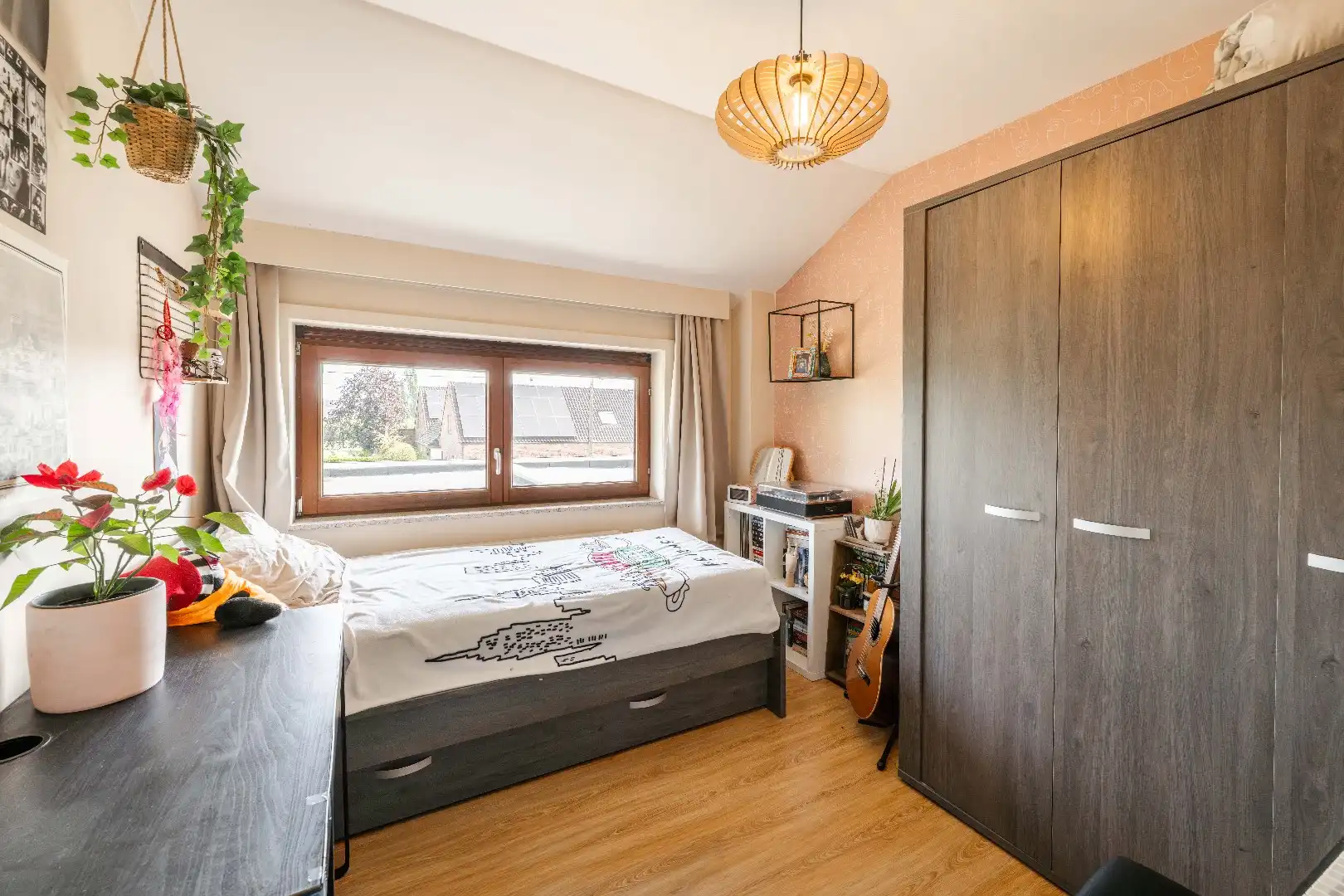 INSTAPKLARE GEZINSWONING  3 SLPKS | TUIN & TOEGANG ACHTEROM foto 16