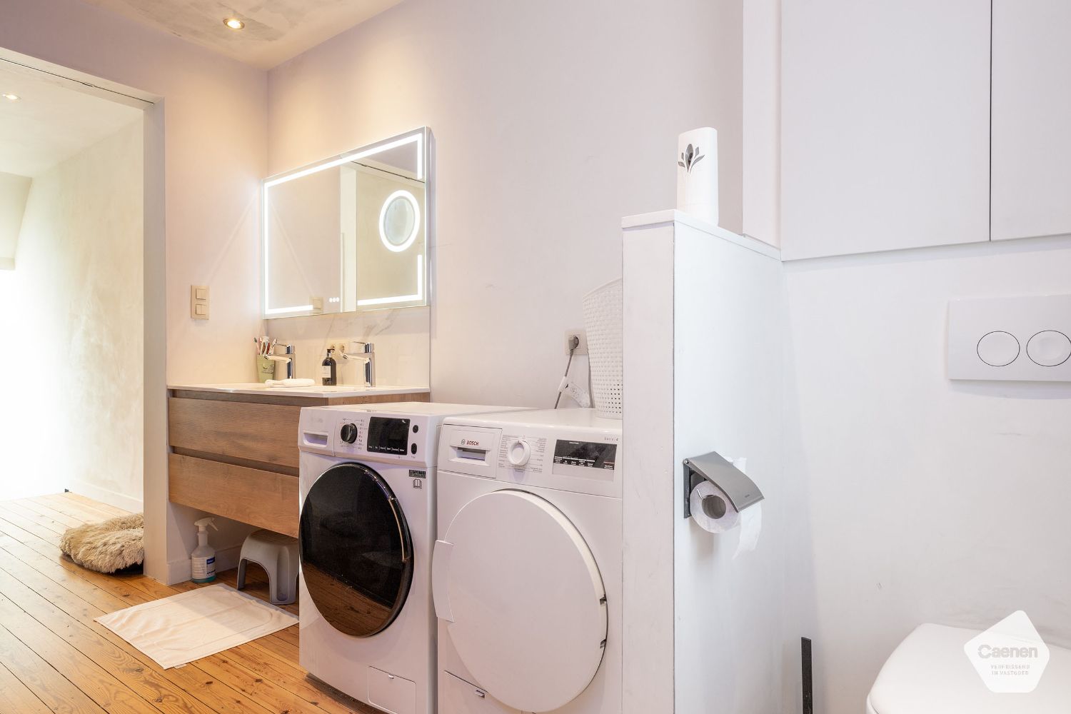 Ruime en instapklare woning met 4 slaapkamers en 3 badkamers met privé-tuin en werkplaats foto 10