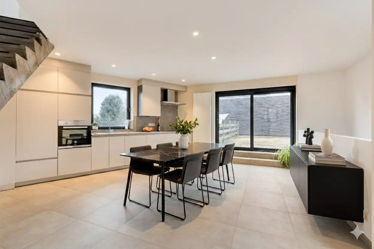 Bel-etagewoning met 2 buitenruimtes te koop in Zwijnaarde foto 3