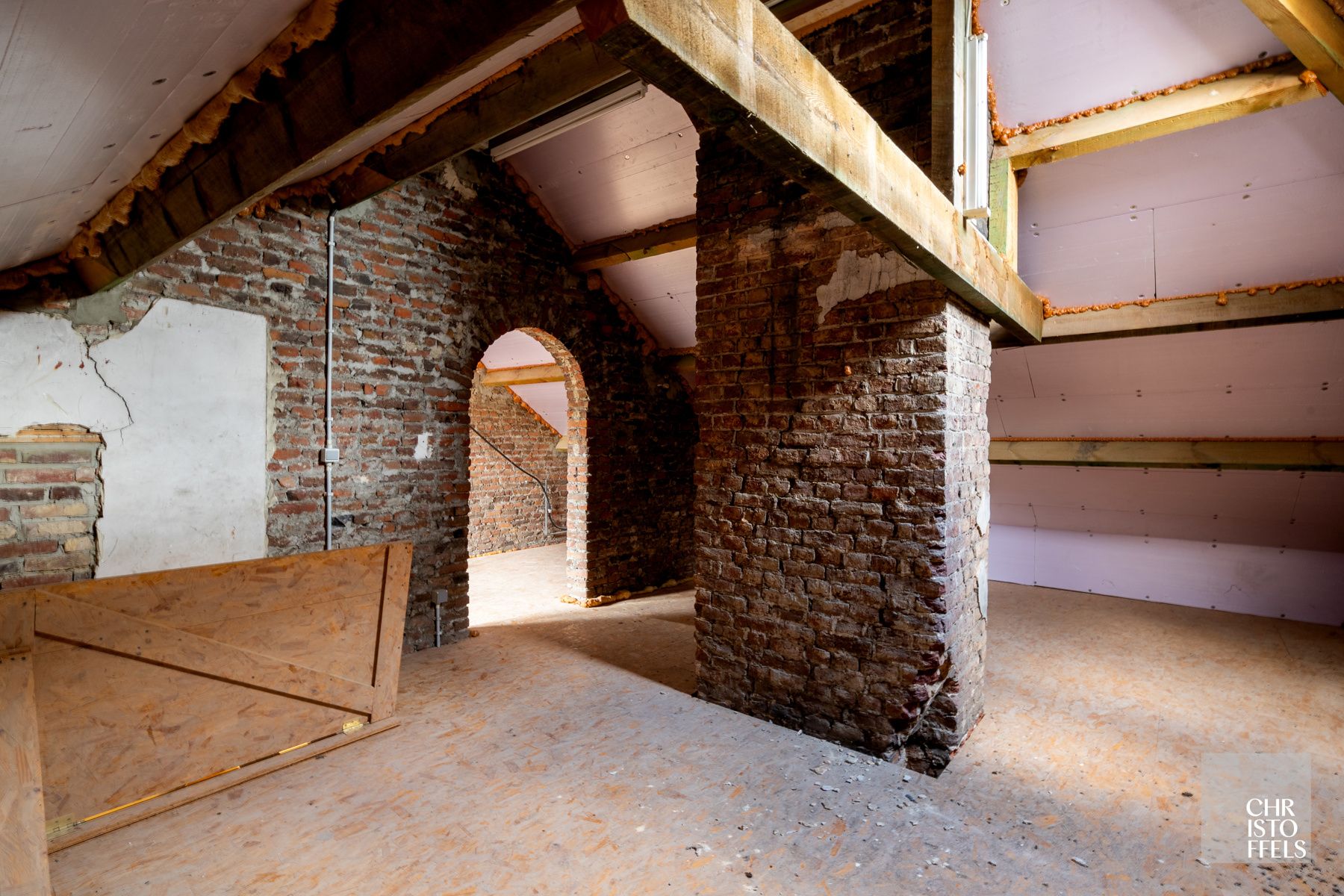 Herenhuis (535m²) met 6 slaapkamers op 19km van Maastricht! foto 23