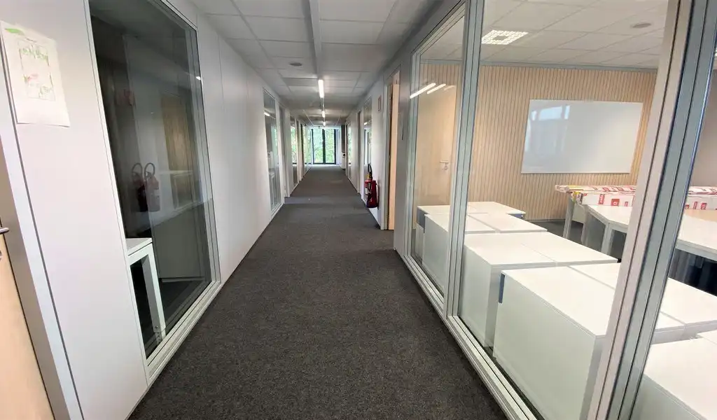 Vernieuwde kantoren te huur op toplocatie in Zwijnaarde foto 12