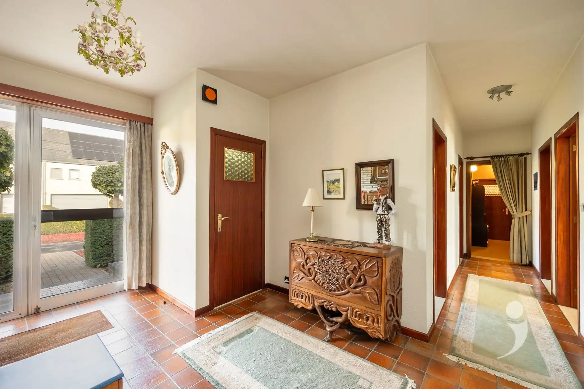 Ruime bungalow op een mooi perceel! foto 12