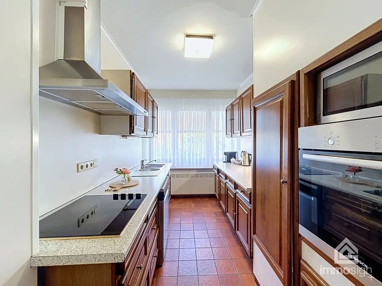 Ruim triplex appartement met vier slaapkamers in hartje Bocholt! foto 6