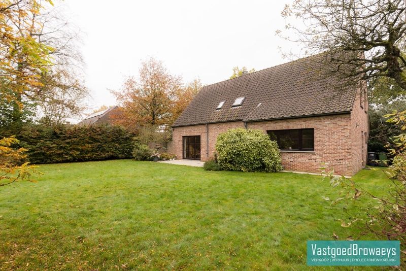 Centraal gelegen statige villa met 4 slaapkamers foto 22