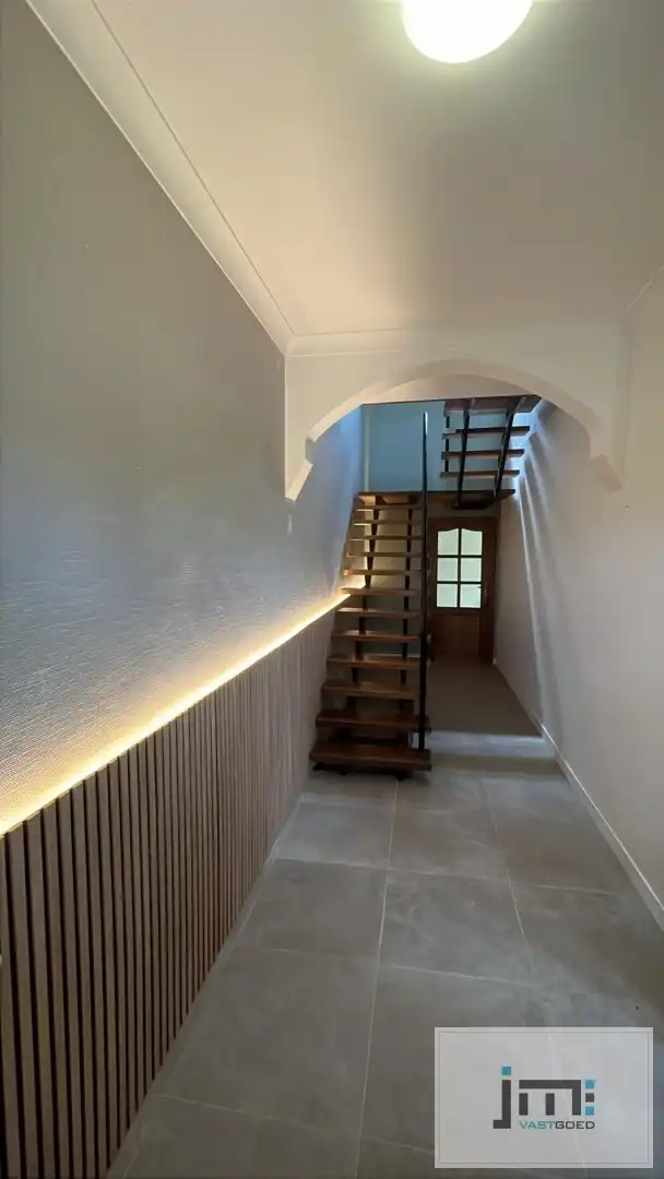 Gerenoveerde woning met tuin foto 2