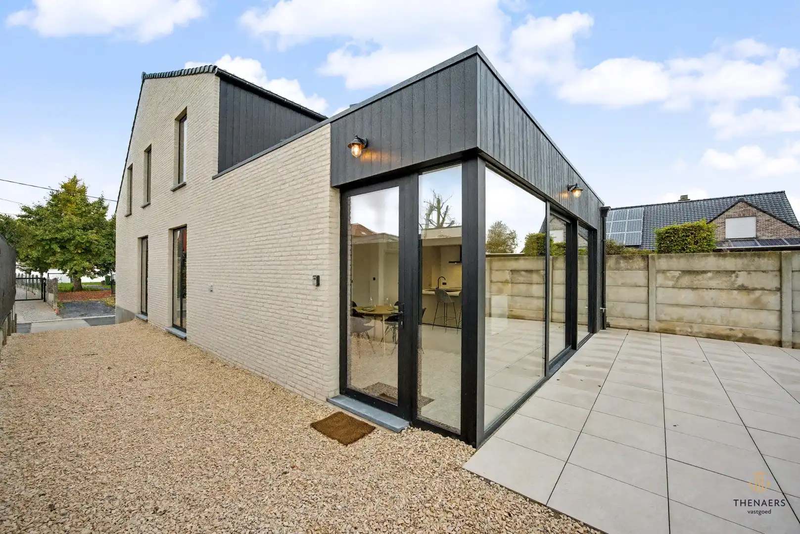 Nieuwbouwwoning met 3 slaapkamers en luxueuze afwerking. foto 31