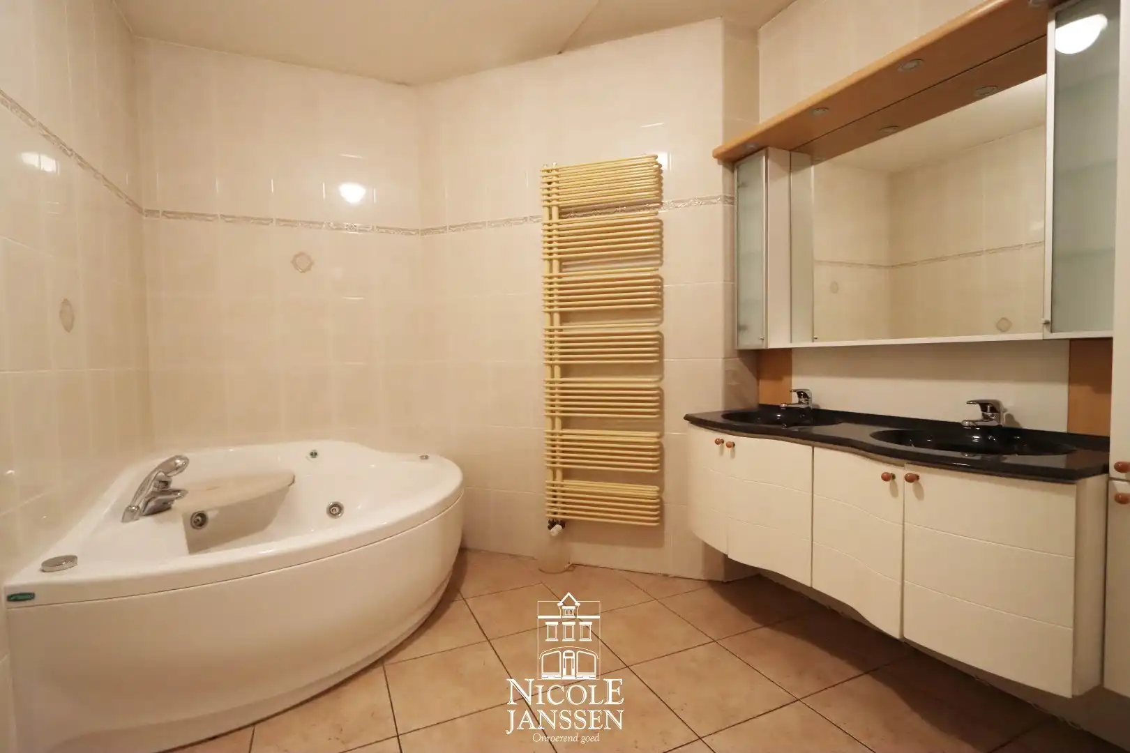 Ruim ingedeeld appartement foto 12