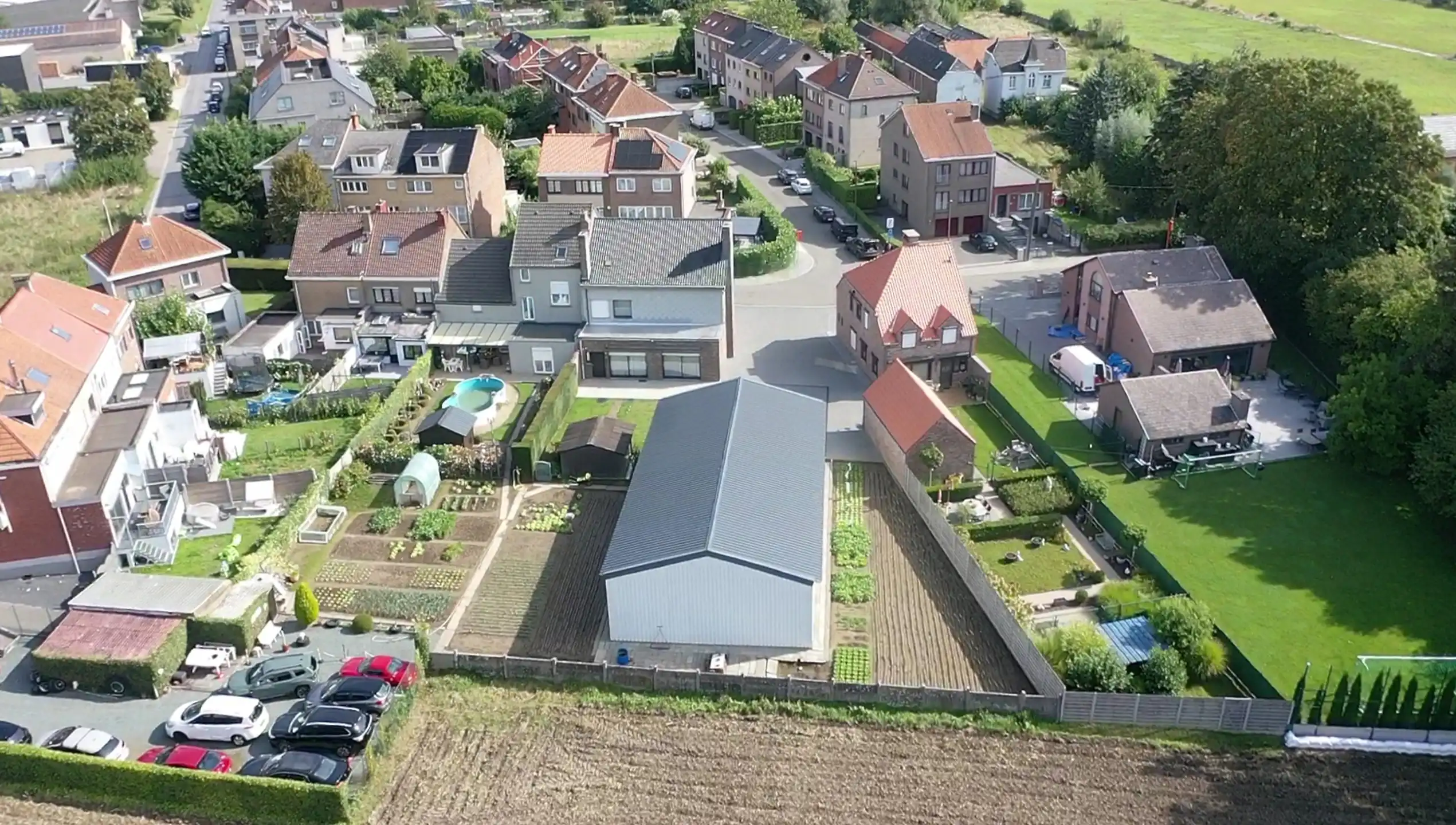 Karaktervolle woning met grote loods in Dilbeek! foto 24