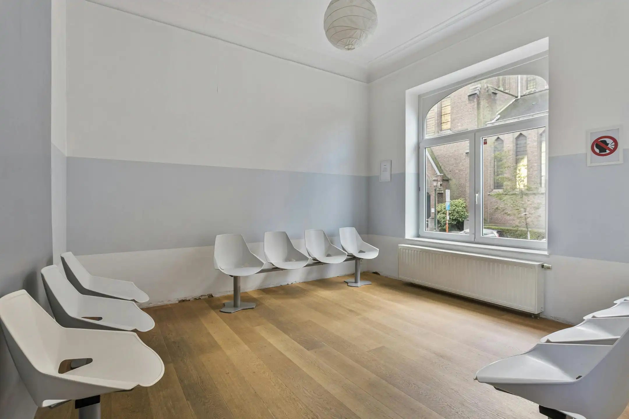 Herenhuis te koop in Schaarbeek! foto 2