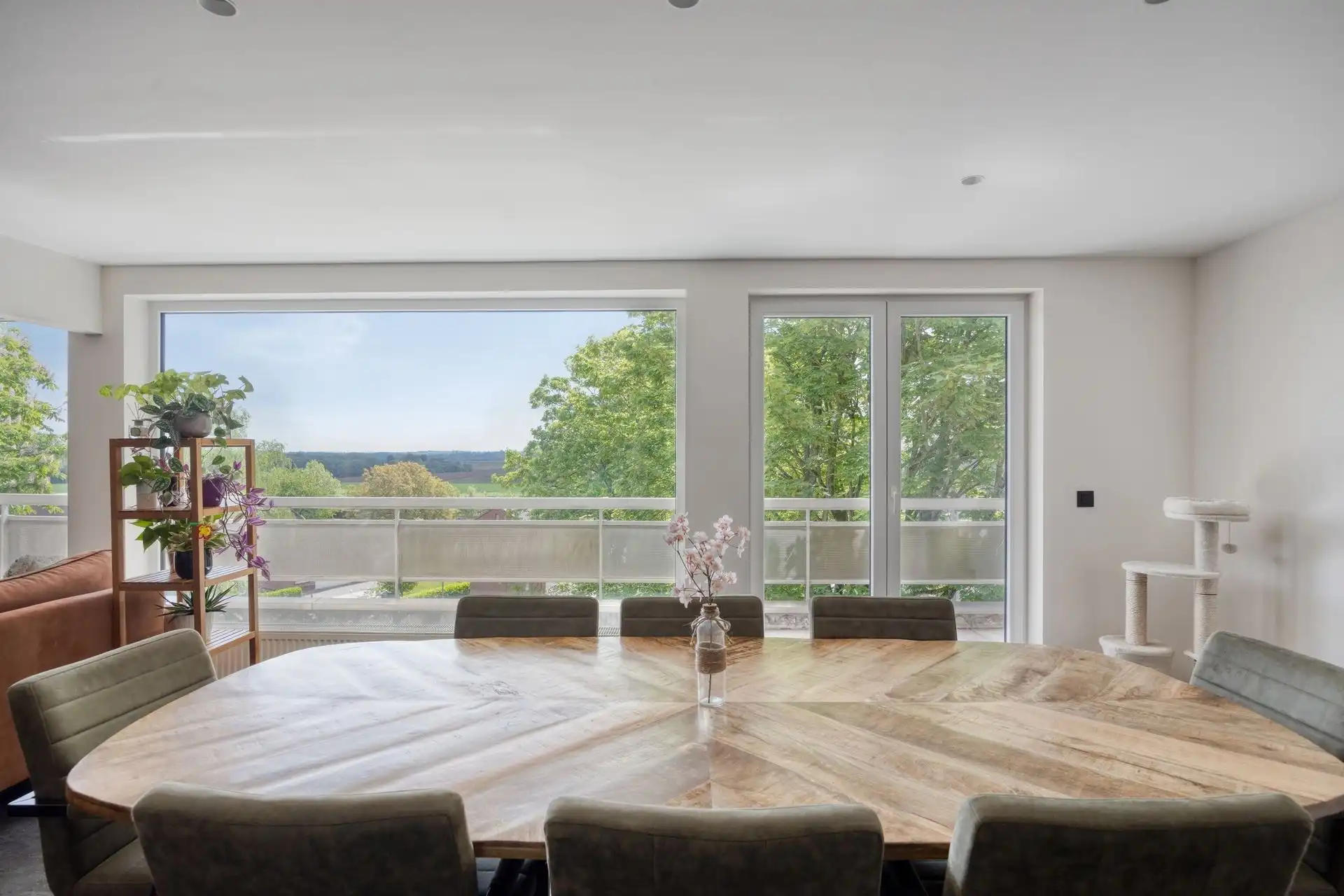 Zeer ruim, instapklaar appartement op een goede locatie foto 5
