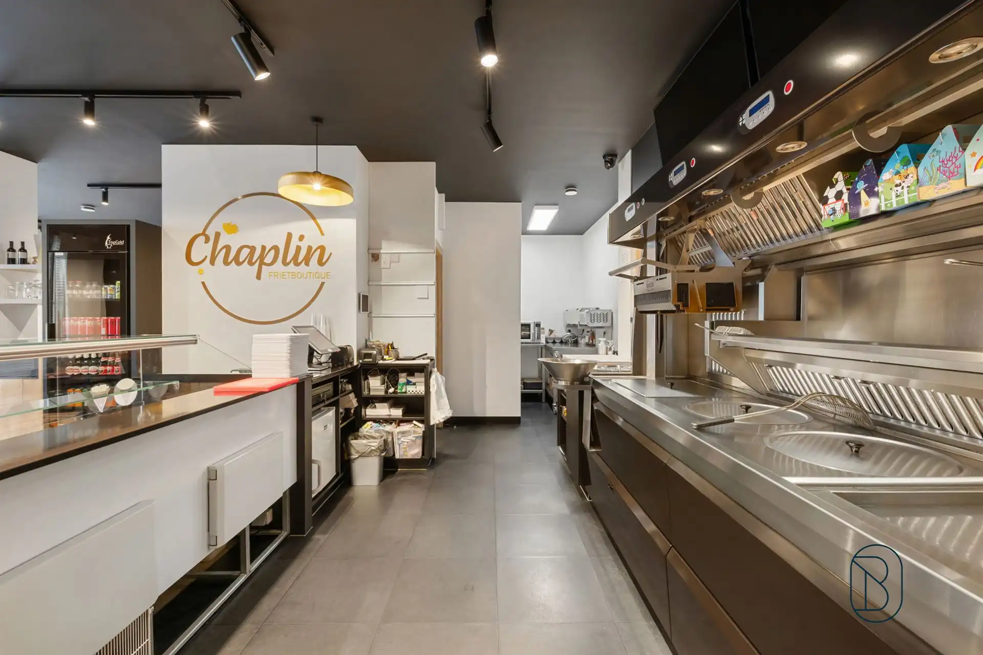 Topgelegen frituur en instapklaar duplex appartement foto 8