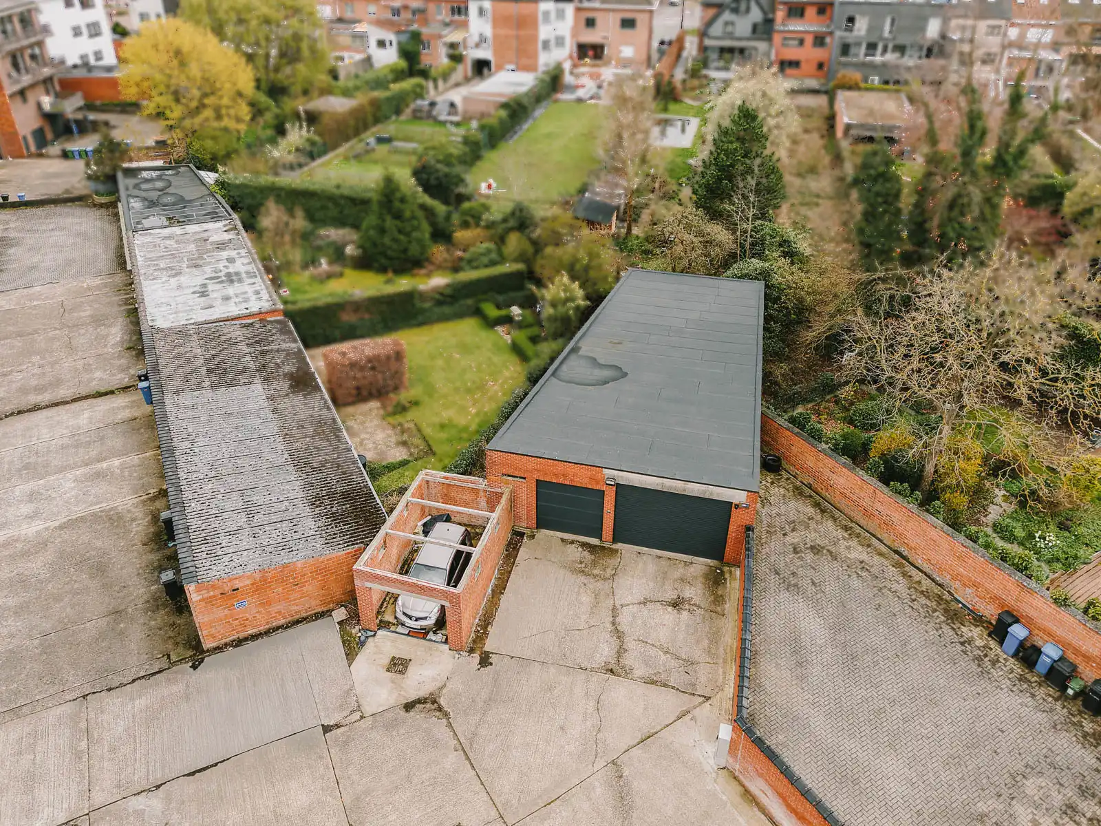 Loods/magazijn met twee automatische poorten voor een optimaal gebruikscomfort foto 2