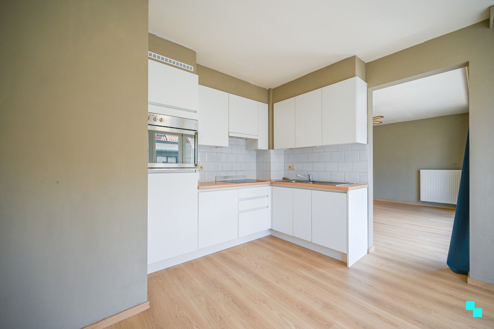 Tweeslaapkamerappartement nabij centrum Oostrozebeke foto 7